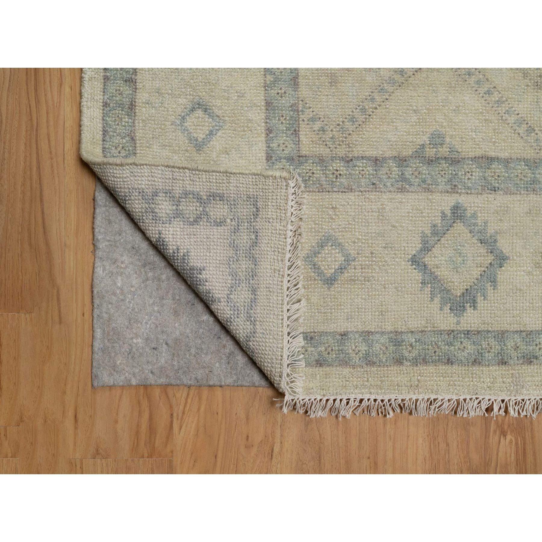 Hand-Woven 9'x12' Ivory Zero Pile Box Design Triangle Tribal Motif Hand Knotted Wool Rug For Sale