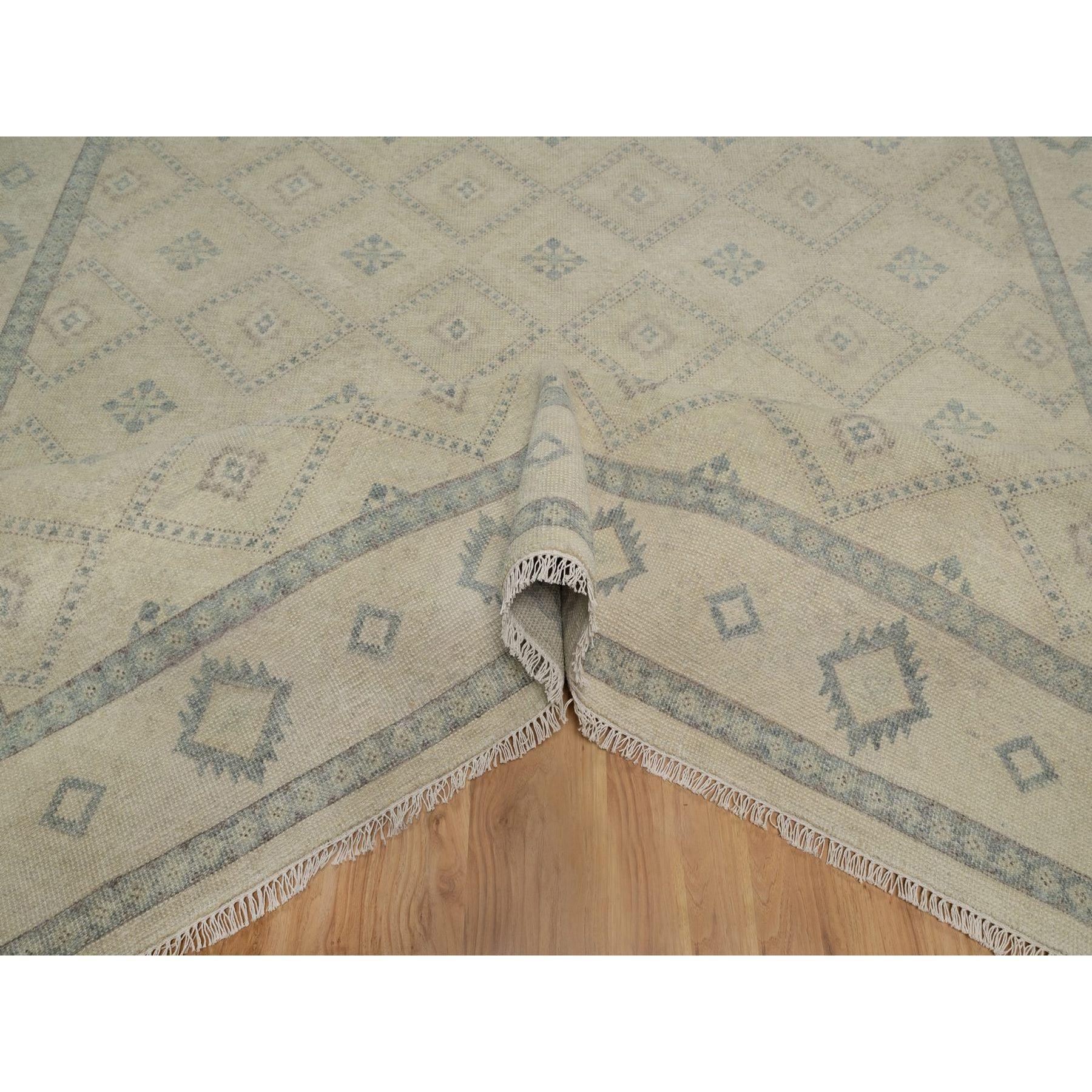 9'x12' Ivory Zero Pile Box Design Triangle Tribal Motif Hand Knotted Wool Rug In New Condition For Sale In Carlstadt, NJ