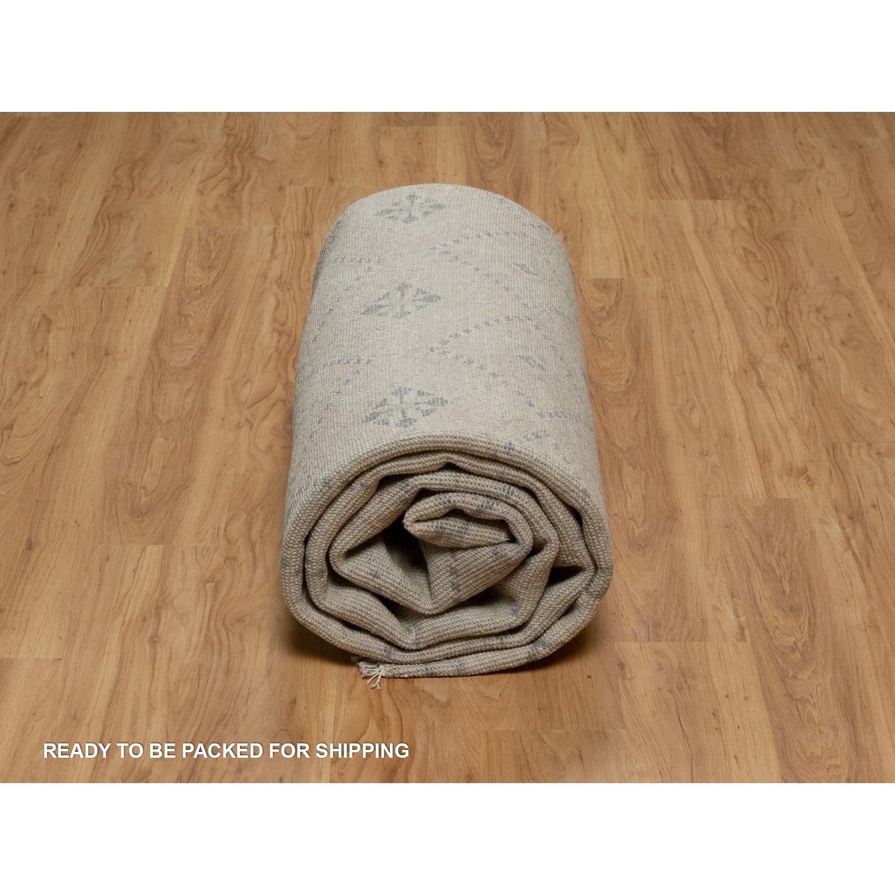 9'x12' Ivory Zero Pile Box Design Triangle Tribal Motif Hand Knotted Wool Rug For Sale 3