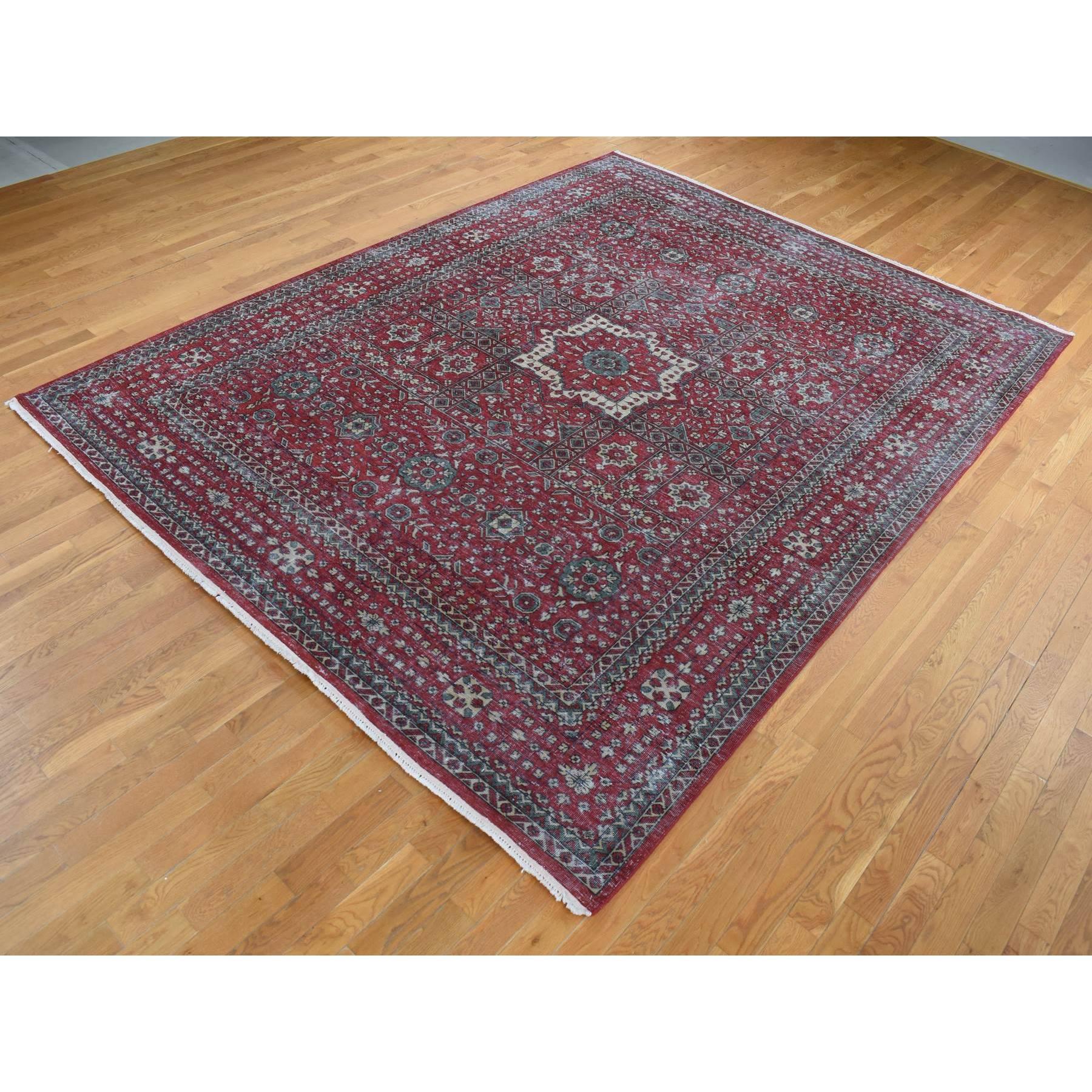 9'x12' Maroonrot, Vintage Look Mamluk, handgeknüpfter orientalischer Teppich aus getragener Wolle, Vintage-Look (Mittelalterlich) im Angebot