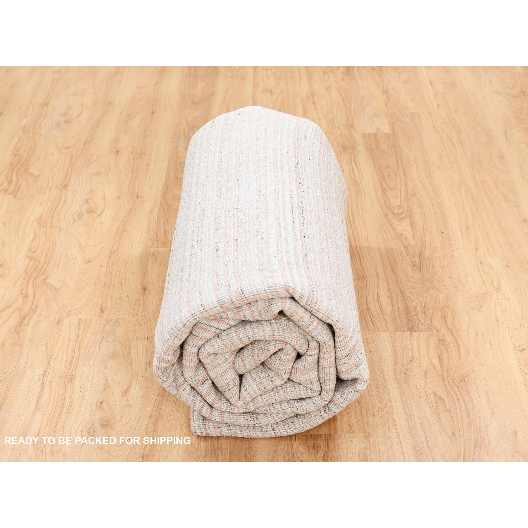 9'x12' Modernes Design Einfarbig elfenbeinfarben mit korallenroter, natürlicher Wolle, handgewobener Teppich im Angebot 3