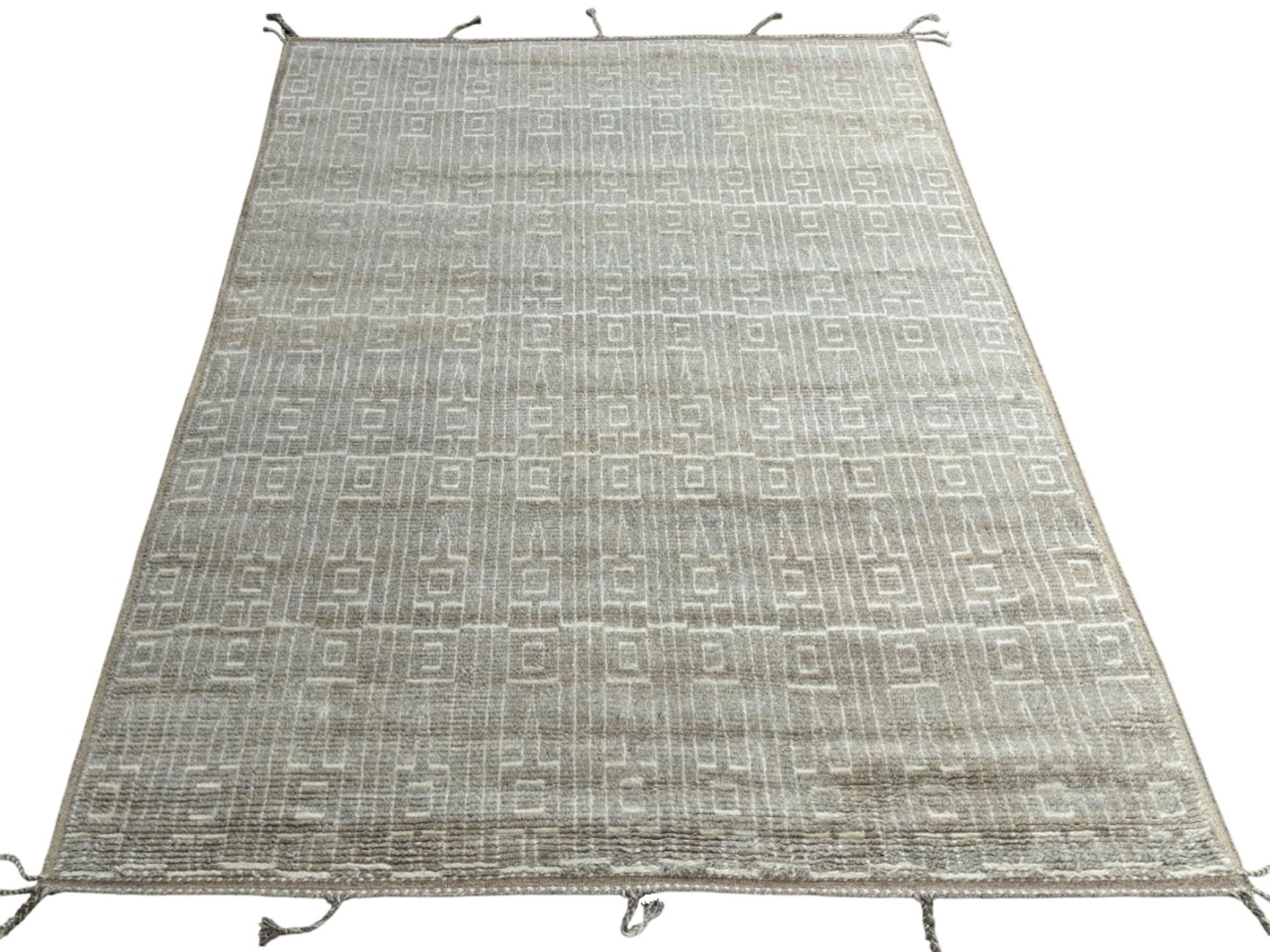 Alfombra hecha a mano de diseño marroquí de 9'x12'. 100% lana natural. Opciones personalizadas disponibles Moderno en venta