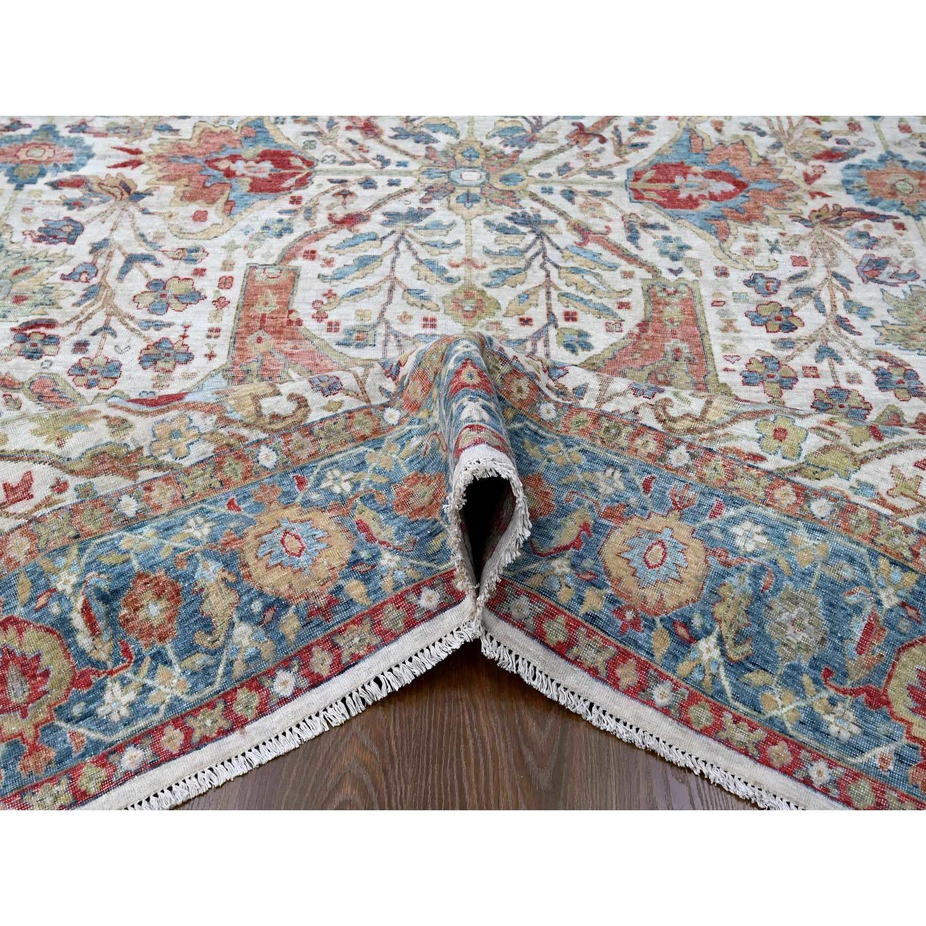 Annodato a mano 9'x12' Oyster White annodato a mano con effetto anticato, tappeto persiano in pura lana in vendita