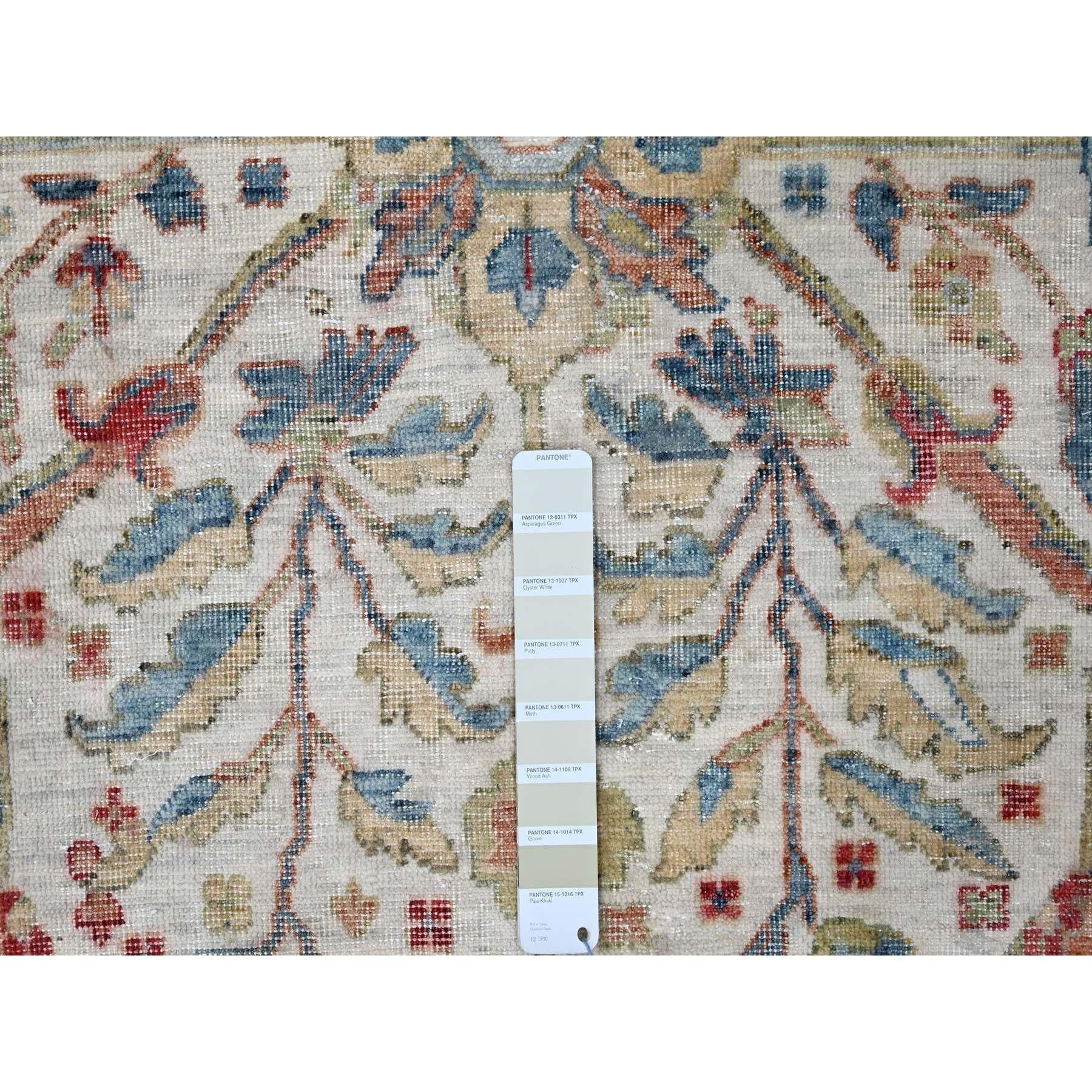 XXI secolo e contemporaneo 9'x12' Oyster White annodato a mano con effetto anticato, tappeto persiano in pura lana in vendita