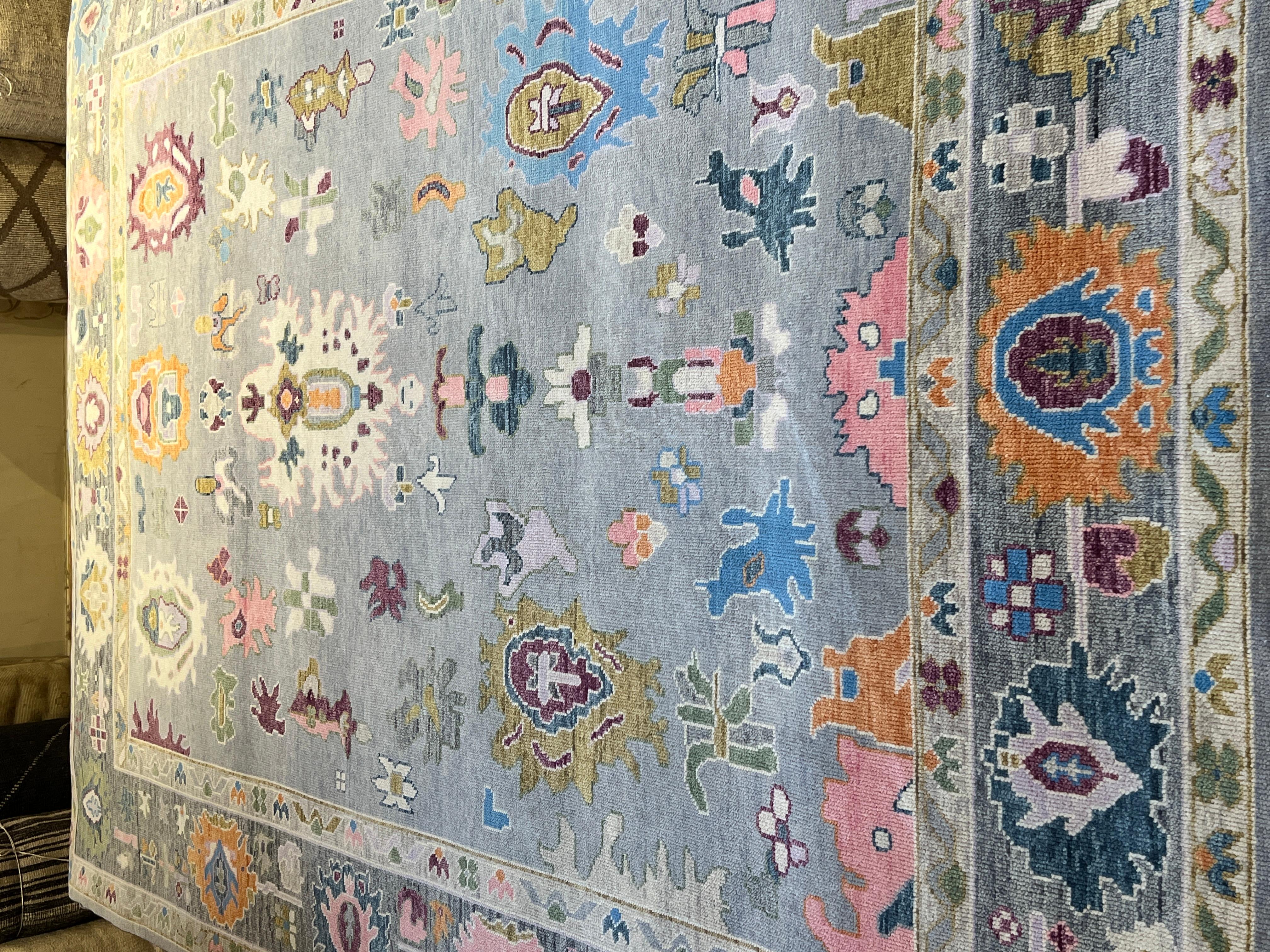 9'x12' Pastel Floral Design Rug In New Condition For Sale In Los Angeles, CA