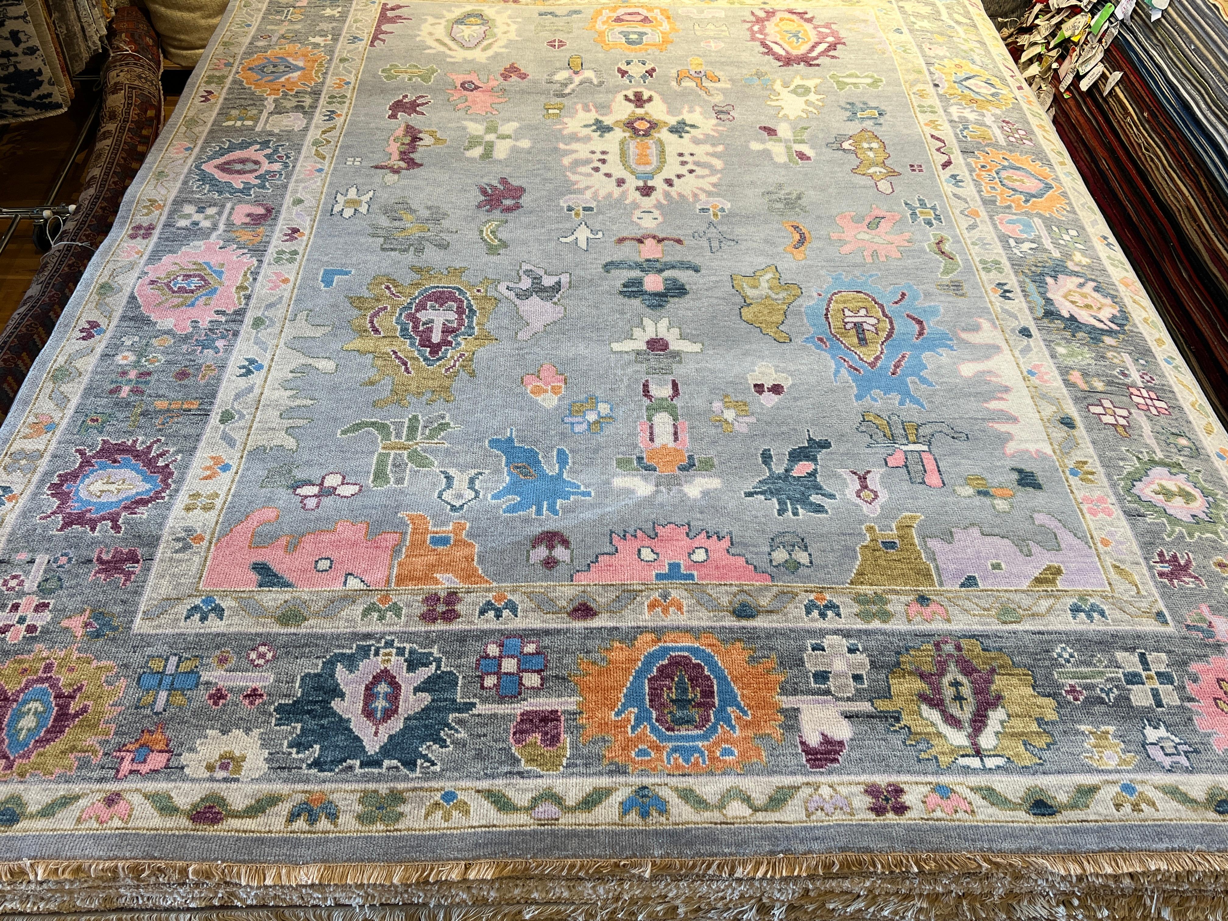 Contemporary 9'x12' Pastel Floral Design Rug For Sale