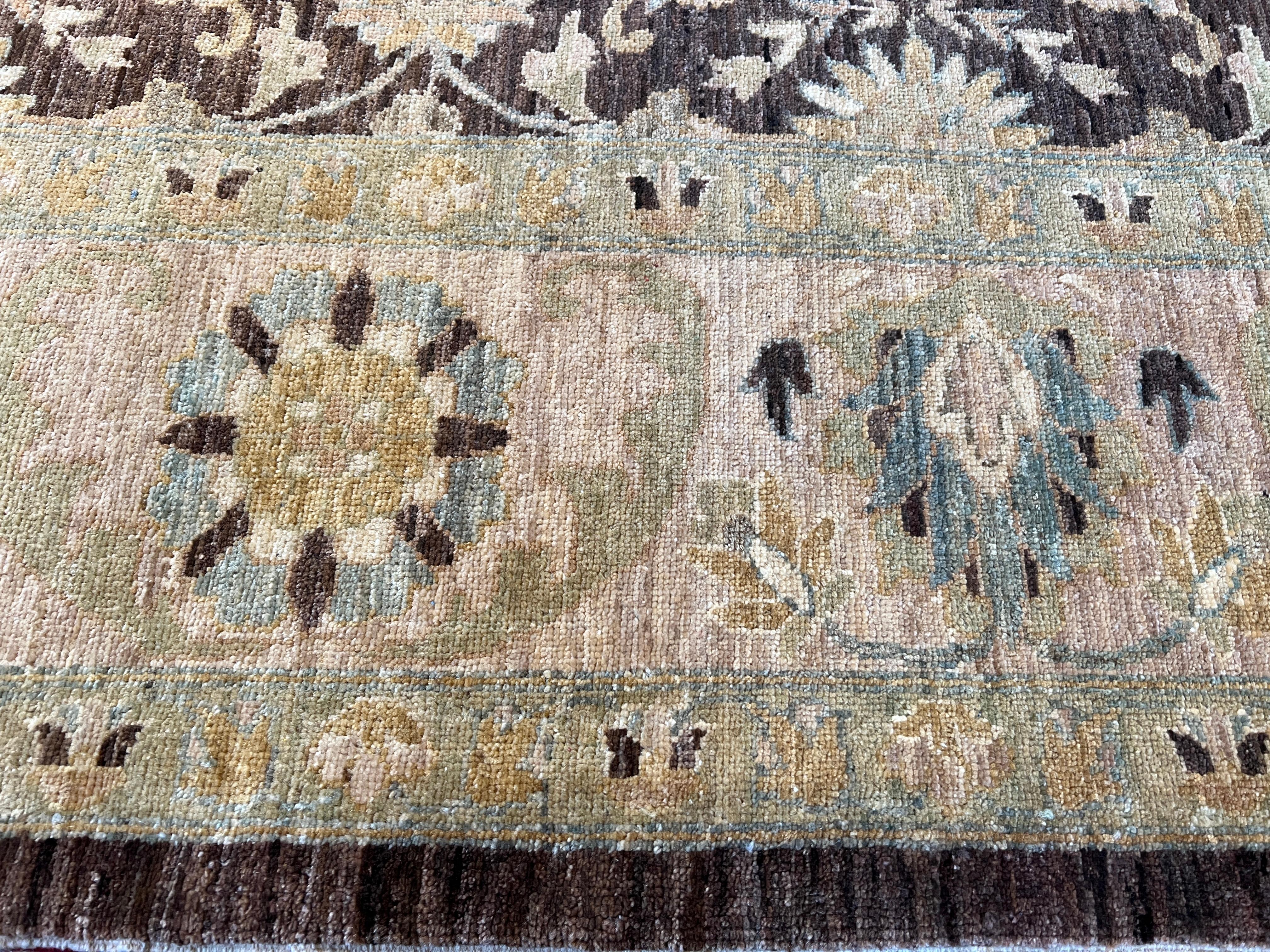 Pakistano Tappeto floreale marrone Eleg dal design persiano 9'x12' in vendita