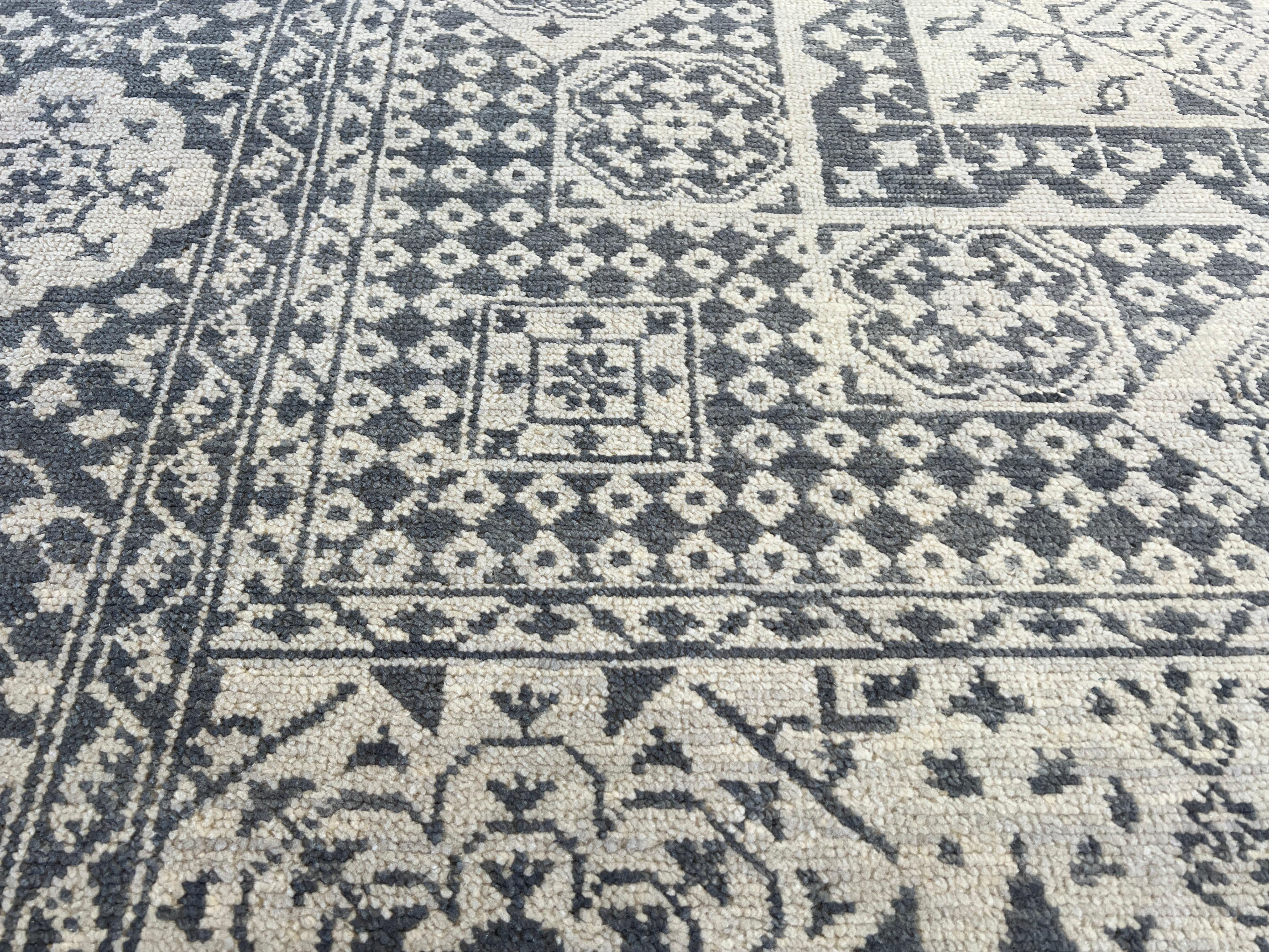 9'x12' Grauer geblümter Teppich im persischen Design im Zustand „Neu“ im Angebot in Los Angeles, CA
