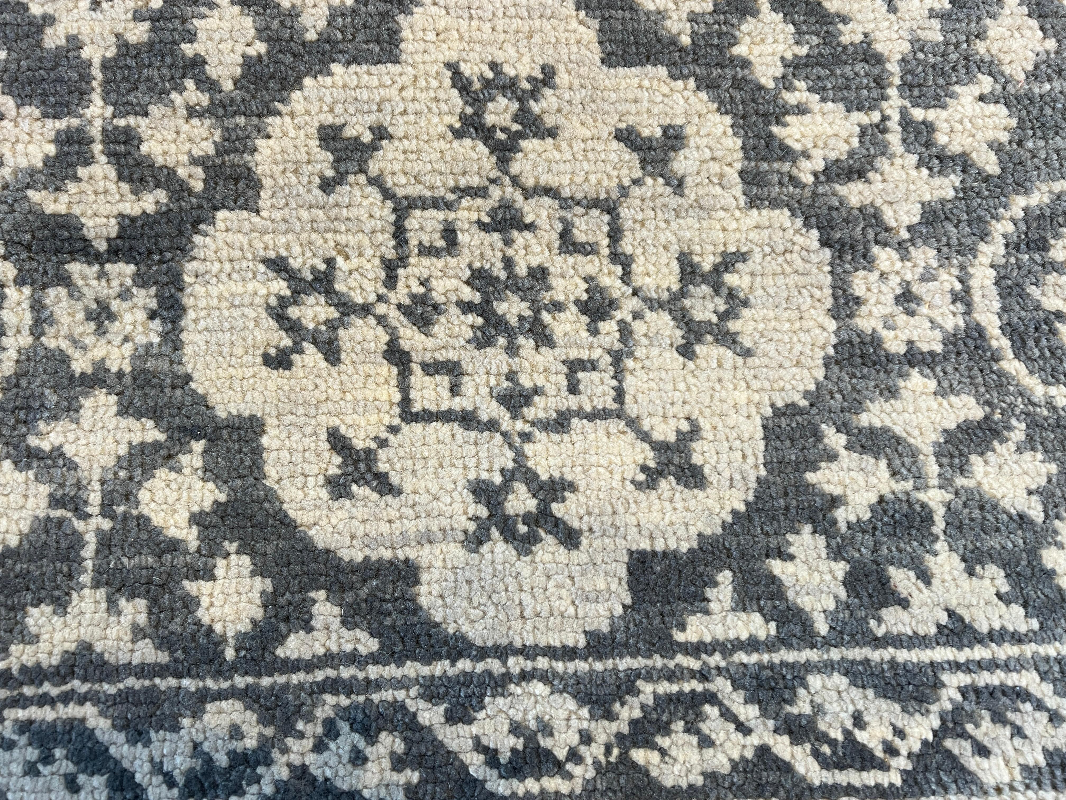 9'x12' Grauer geblümter Teppich im persischen Design (Wolle) im Angebot