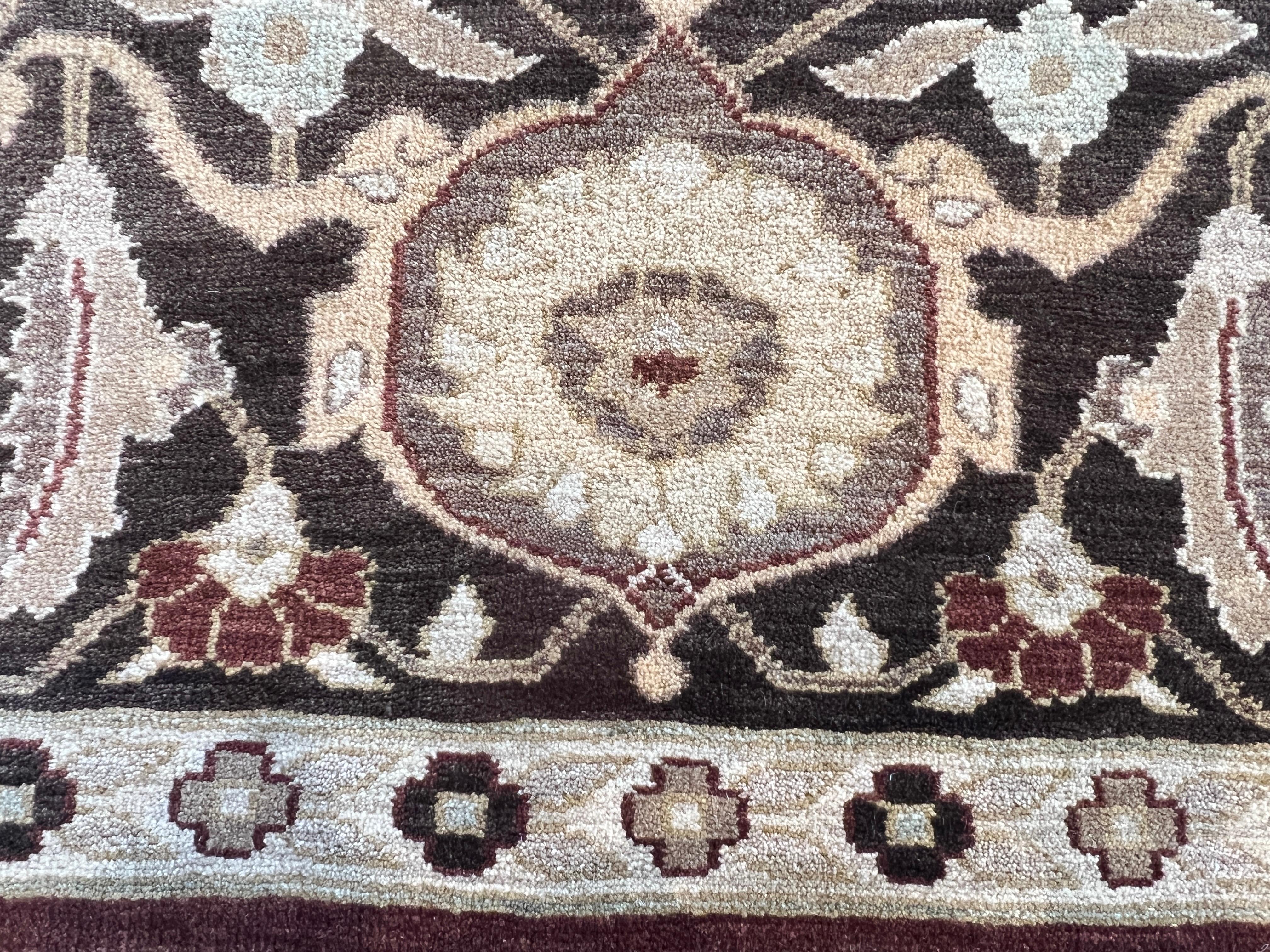 Tappeto floreale 9'x12' dal design persiano rosso e marrone in vendita 7