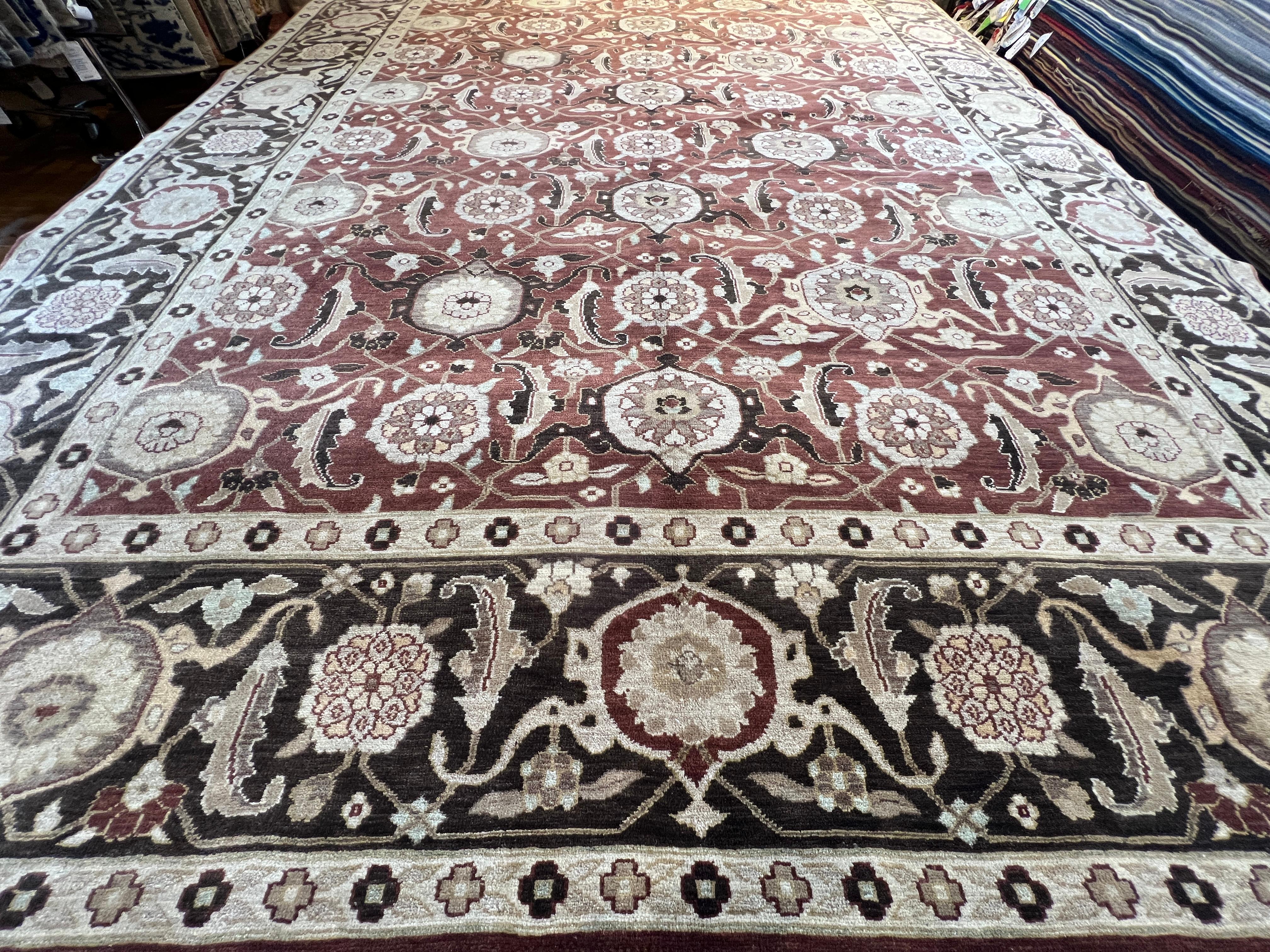 Tappeto floreale 9'x12' dal design persiano rosso e marrone In condizioni Nuovo in vendita a Los Angeles, CA