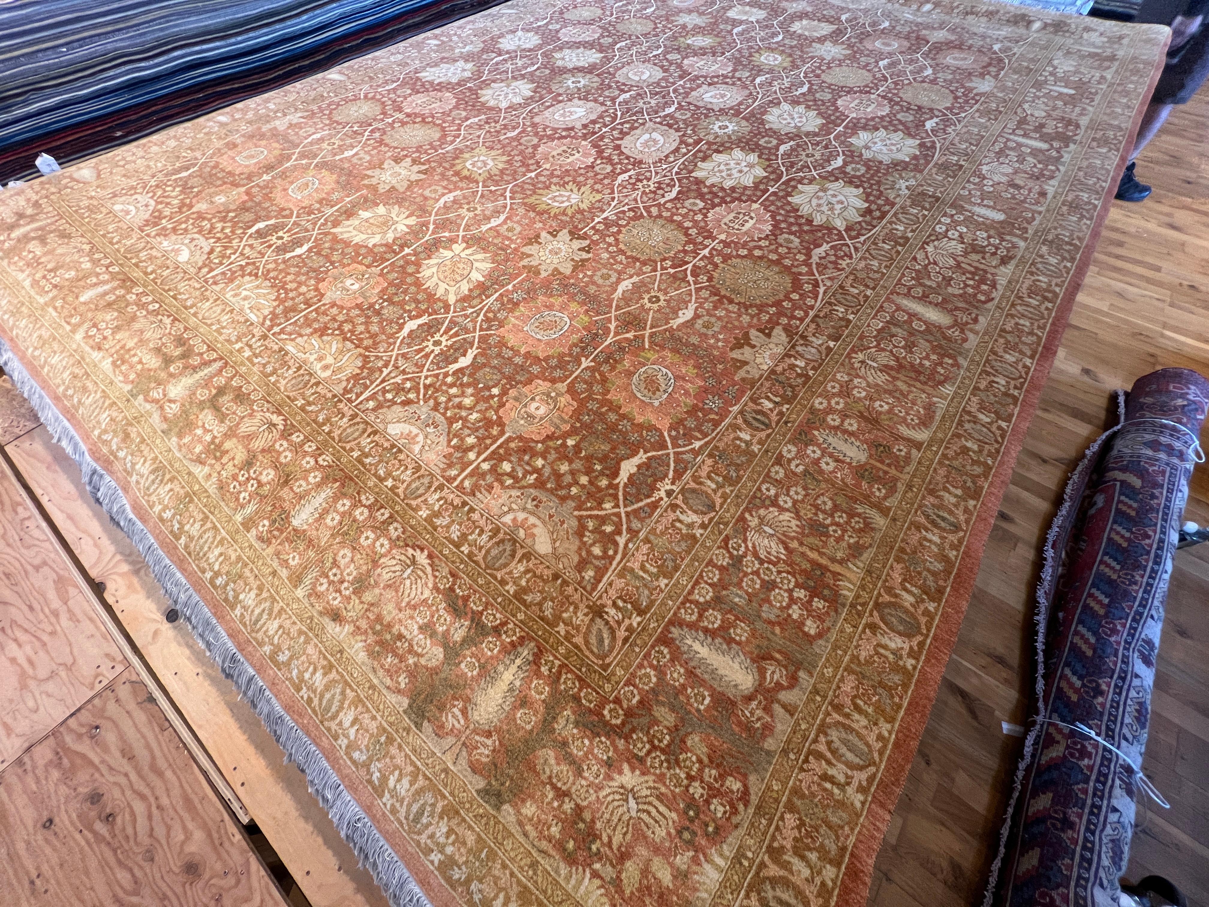 XXI secolo e contemporaneo Tappeto floreale 9'x12' Persian Design Tan in vendita