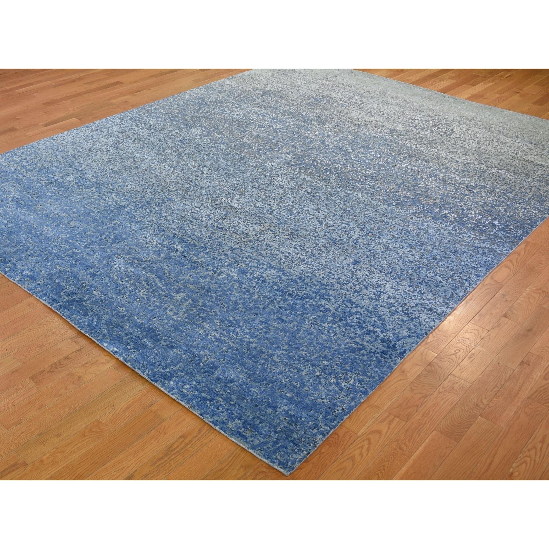 Indian 9'x12' Pure Silk and Wool Dissipating Design Hand Knotted Oriental Rug For Sale
