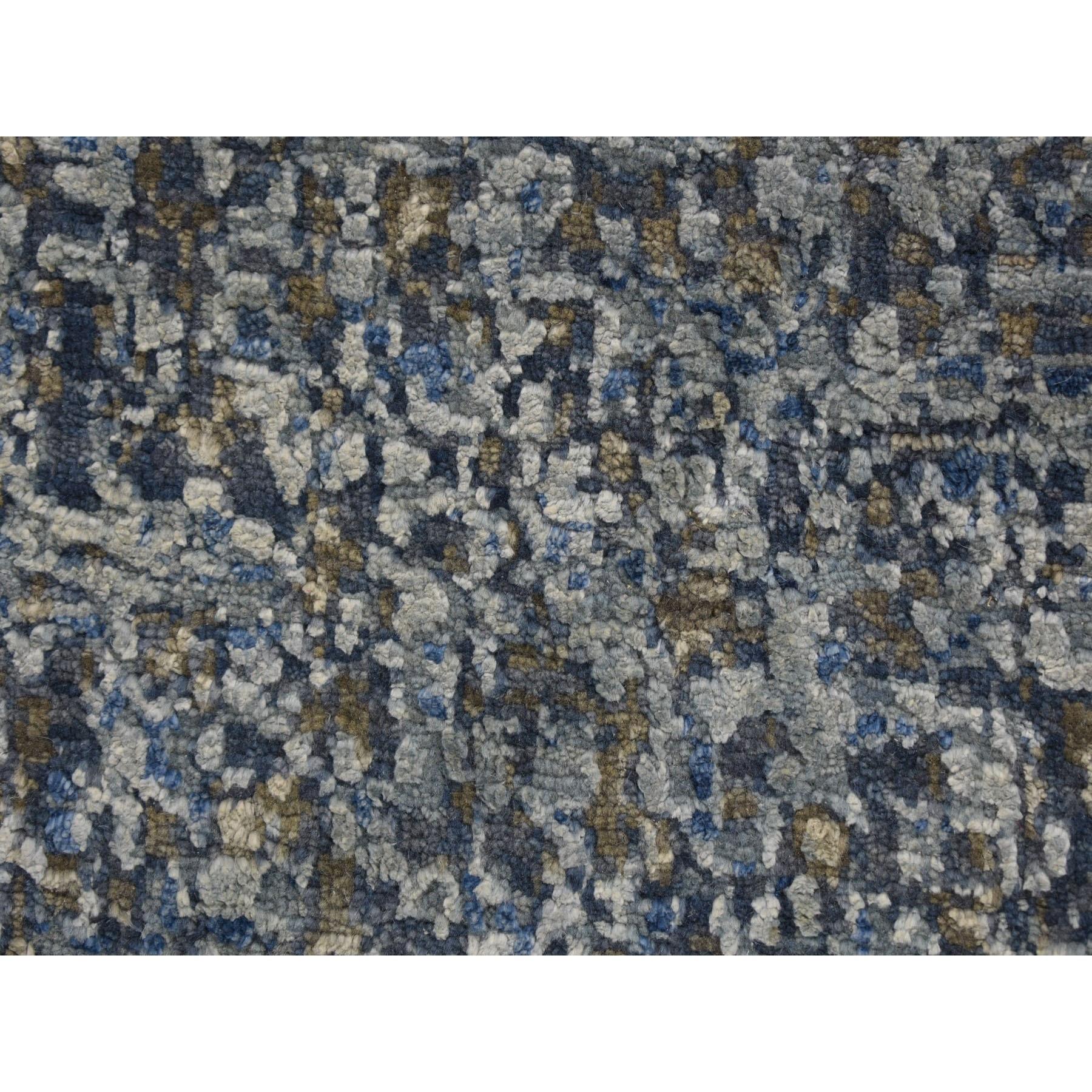 9'x12' Pure Silk and Wool Dissipating Design Hand Knotted Oriental Rug For Sale 2