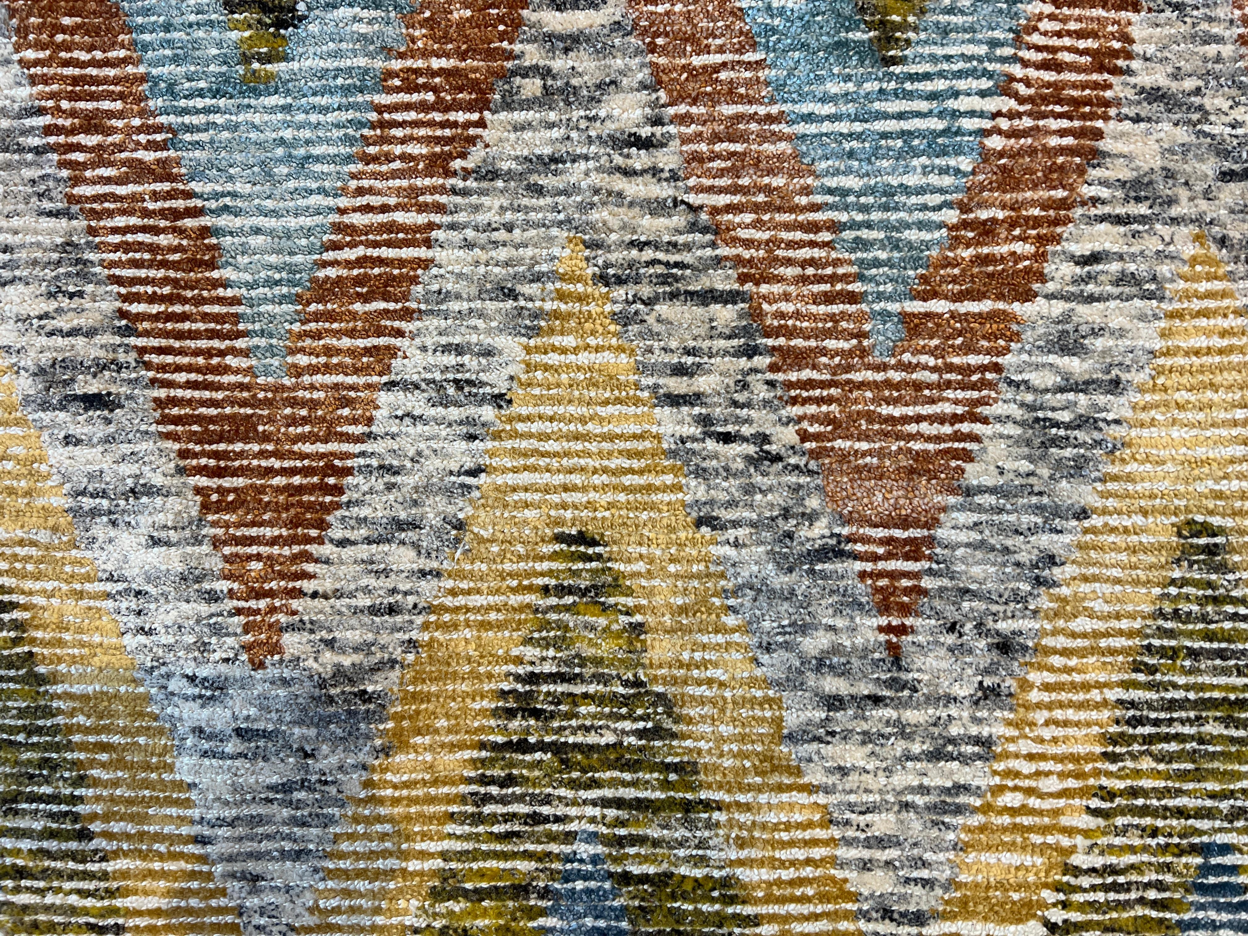9'x12' Regenbogen Chevron-Teppich im Angebot 1