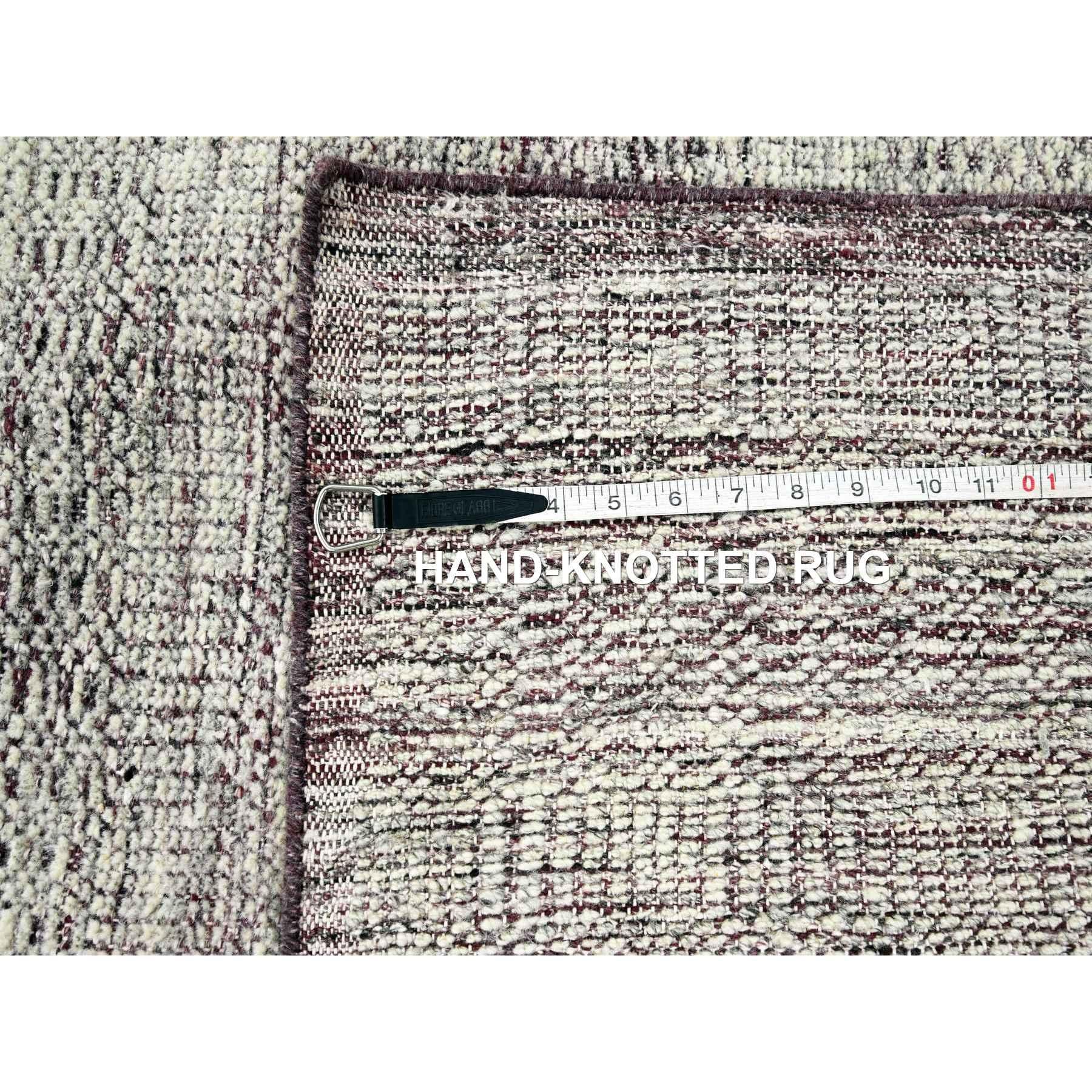Tappeto orientale in pura lana annodato a mano con disegno di erba ossidata 9'x12' rosso e bianco in vendita 3