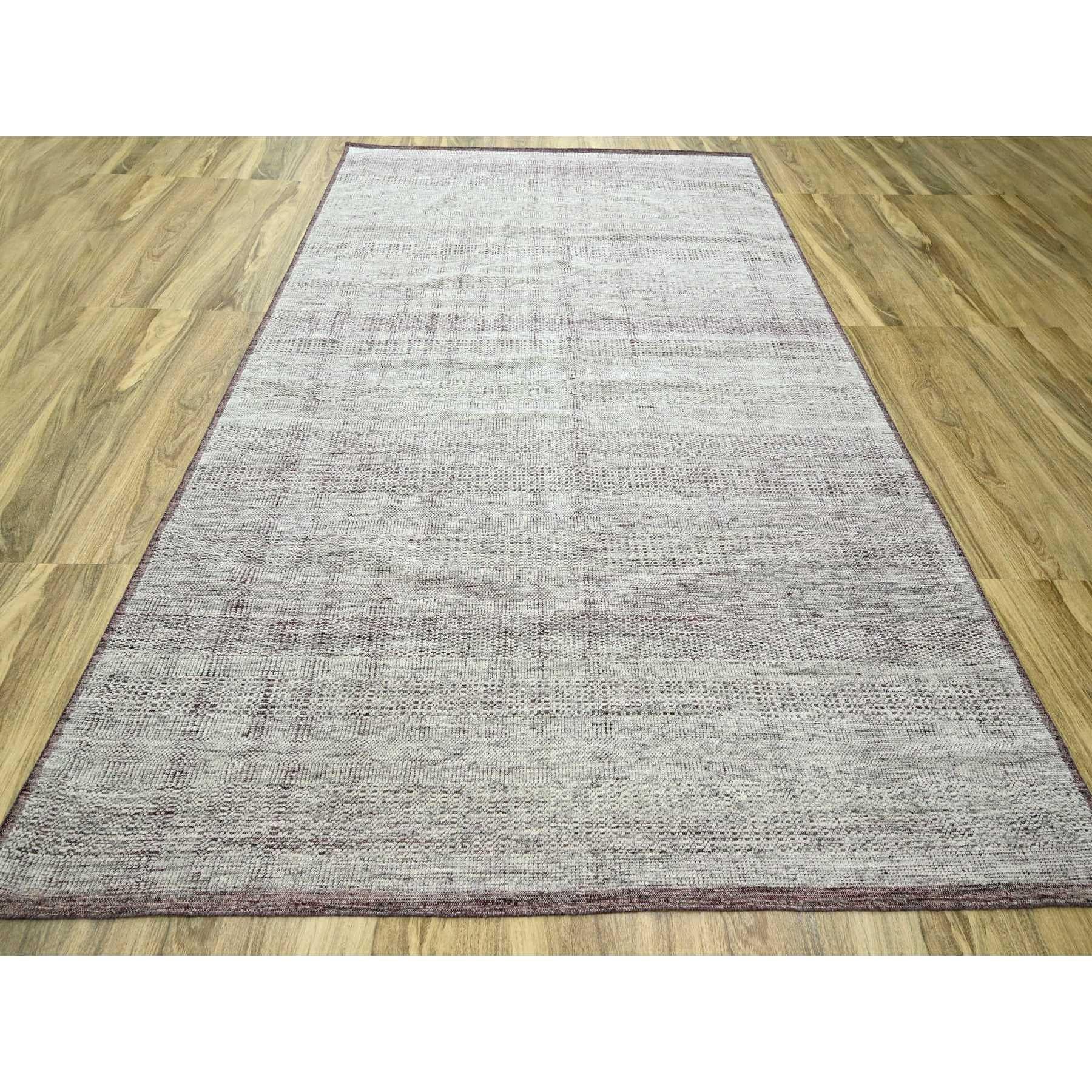 Tappeto orientale rosso vino con bianco polvere, design ossidato e invecchiato con orditi a vista, 100% lana, annodato a mano, tappeto orientale
Materiali primari: Lana
Lattice: No Pile 
altezza: 0,25 pollici
Stile: Contemporaneo
Colore primario: