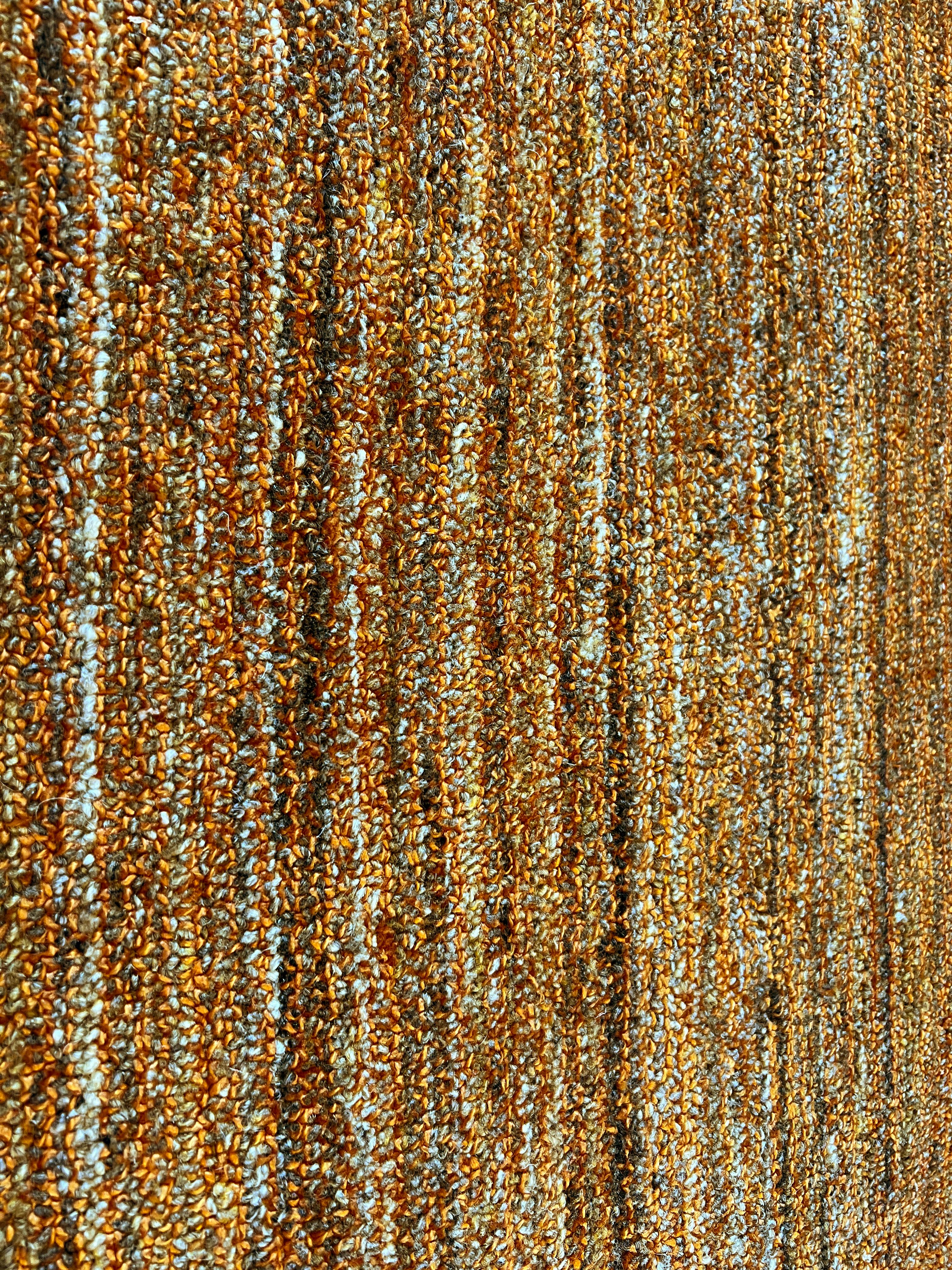 9'x12' Rost-orangefarbener Teppich mit gestreiften Streifen-Design im Angebot 2