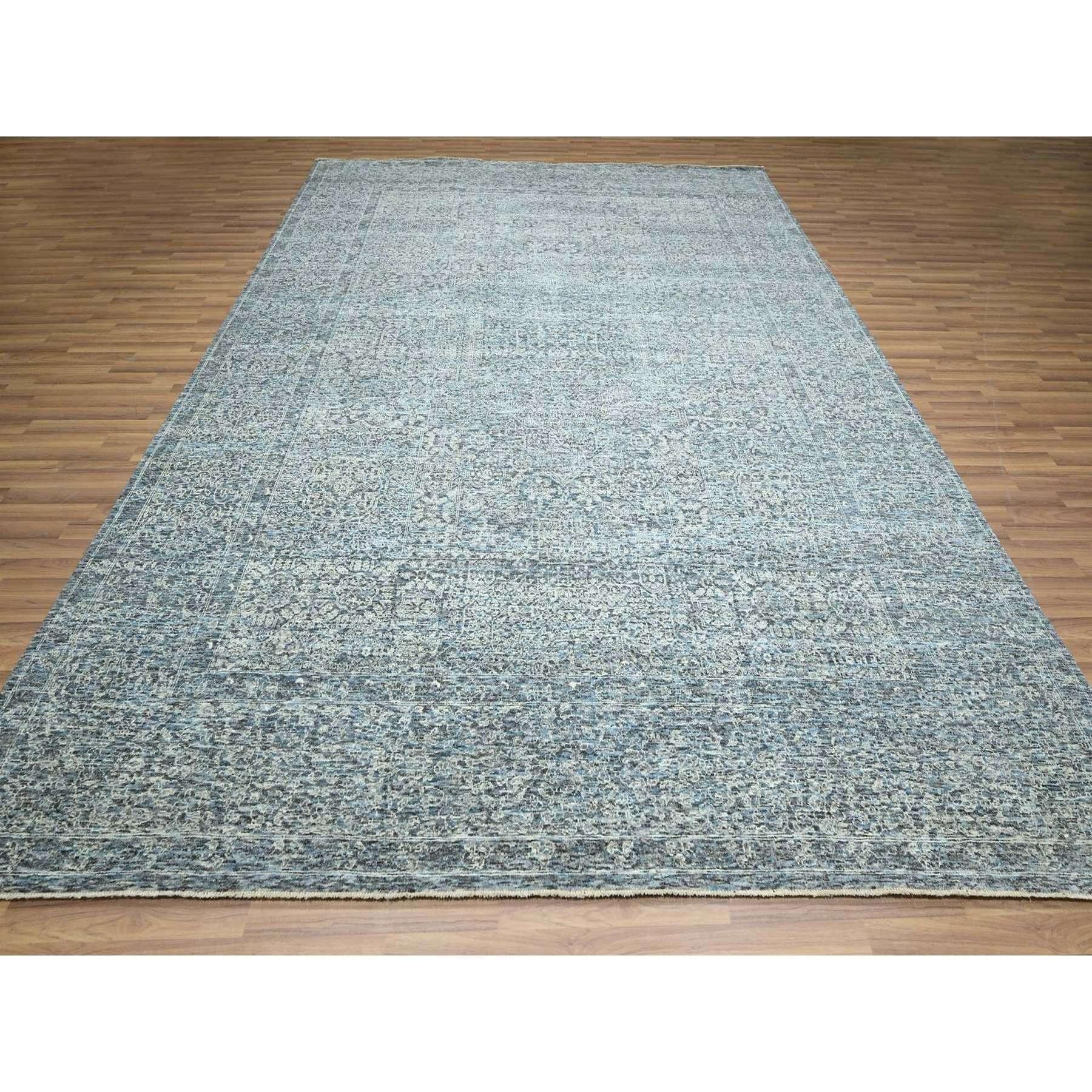 Steinblau, Mamluken Design, Prähistorischer Einfluss des 14. Jahrhunderts, Natürliche Farbstoffe, Handgeknüpft, 100% Wolle, Orientteppich
Primäre MATERIALIEN: Wolle
Latex: Kein Flor 
acht: 0,25 Zoll
Stil: Traditionell
Grundfarbe: