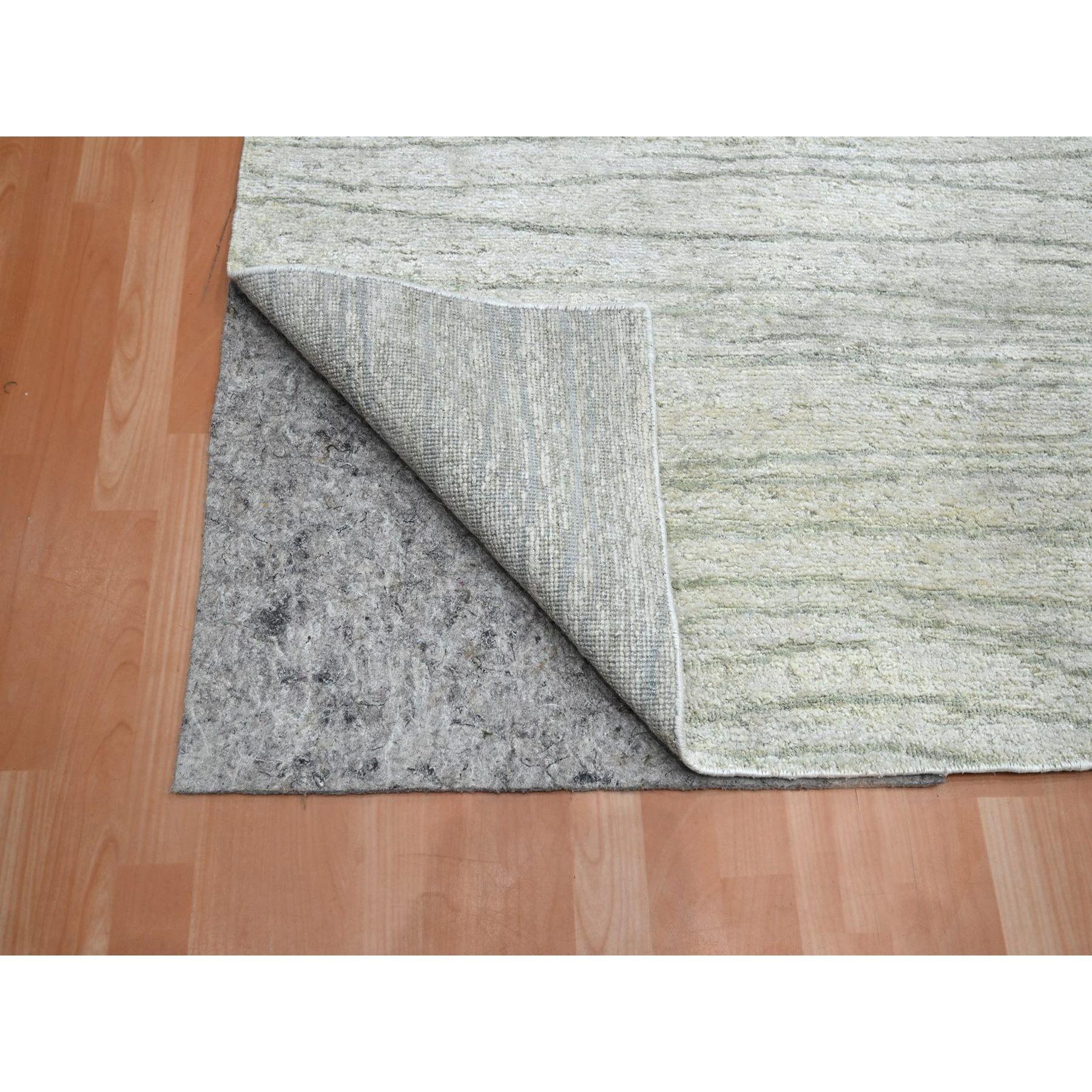Hand-Knotted 9'x12' Swan White Modern Wavy Design Pure Silk Hand Knotted Oriental Rug For Sale