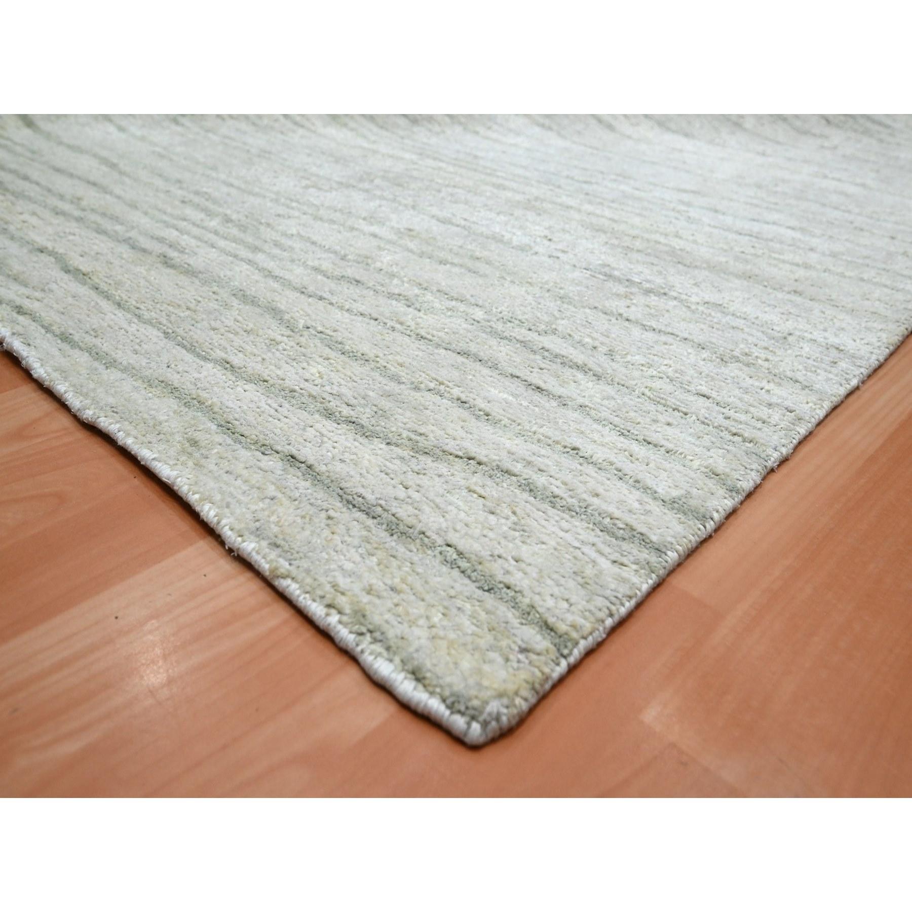 Contemporary 9'x12' Swan White Modern Wavy Design Pure Silk Hand Knotted Oriental Rug For Sale