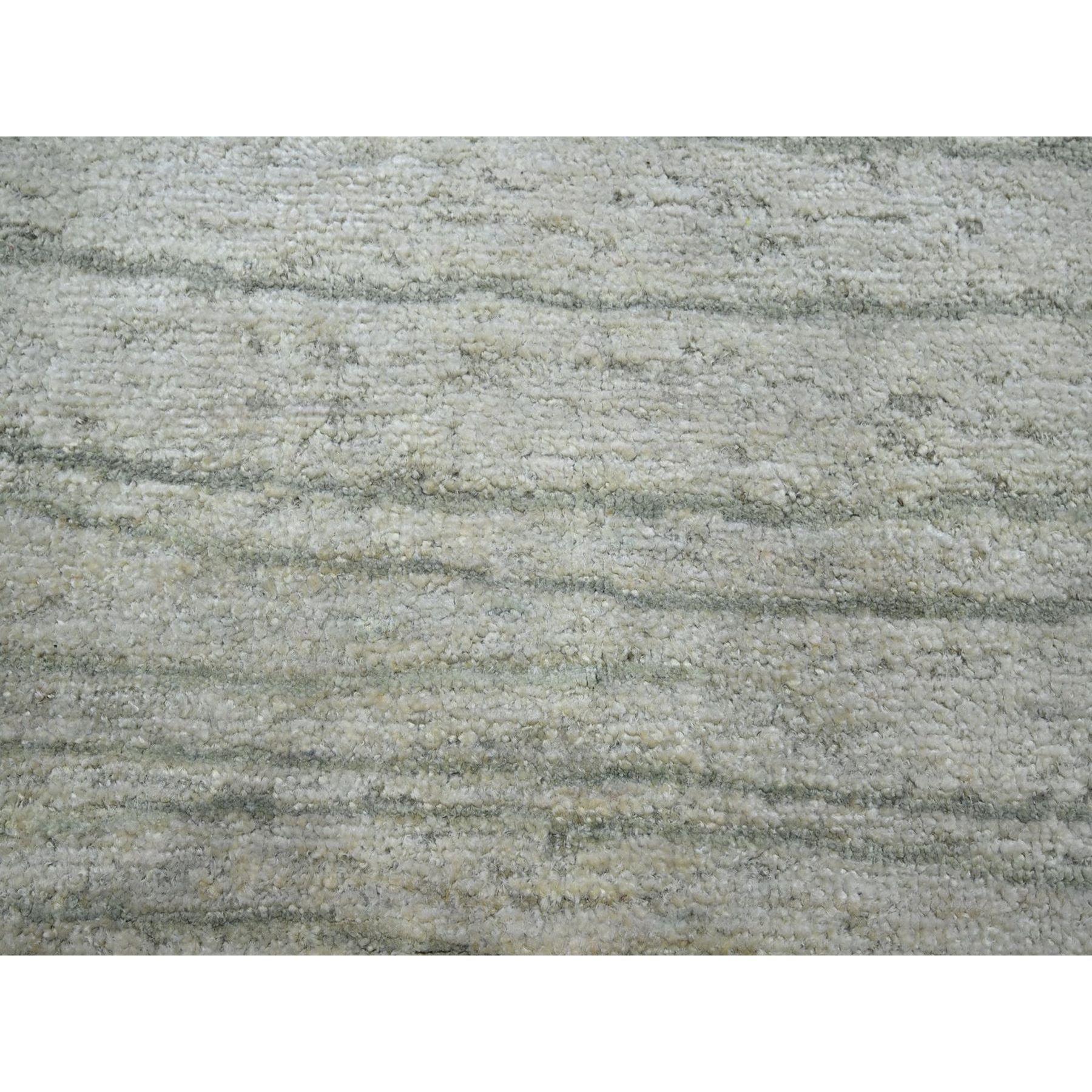9'x12' Swan White Modern Wavy Design Pure Silk Hand Knotted Oriental Rug For Sale 1