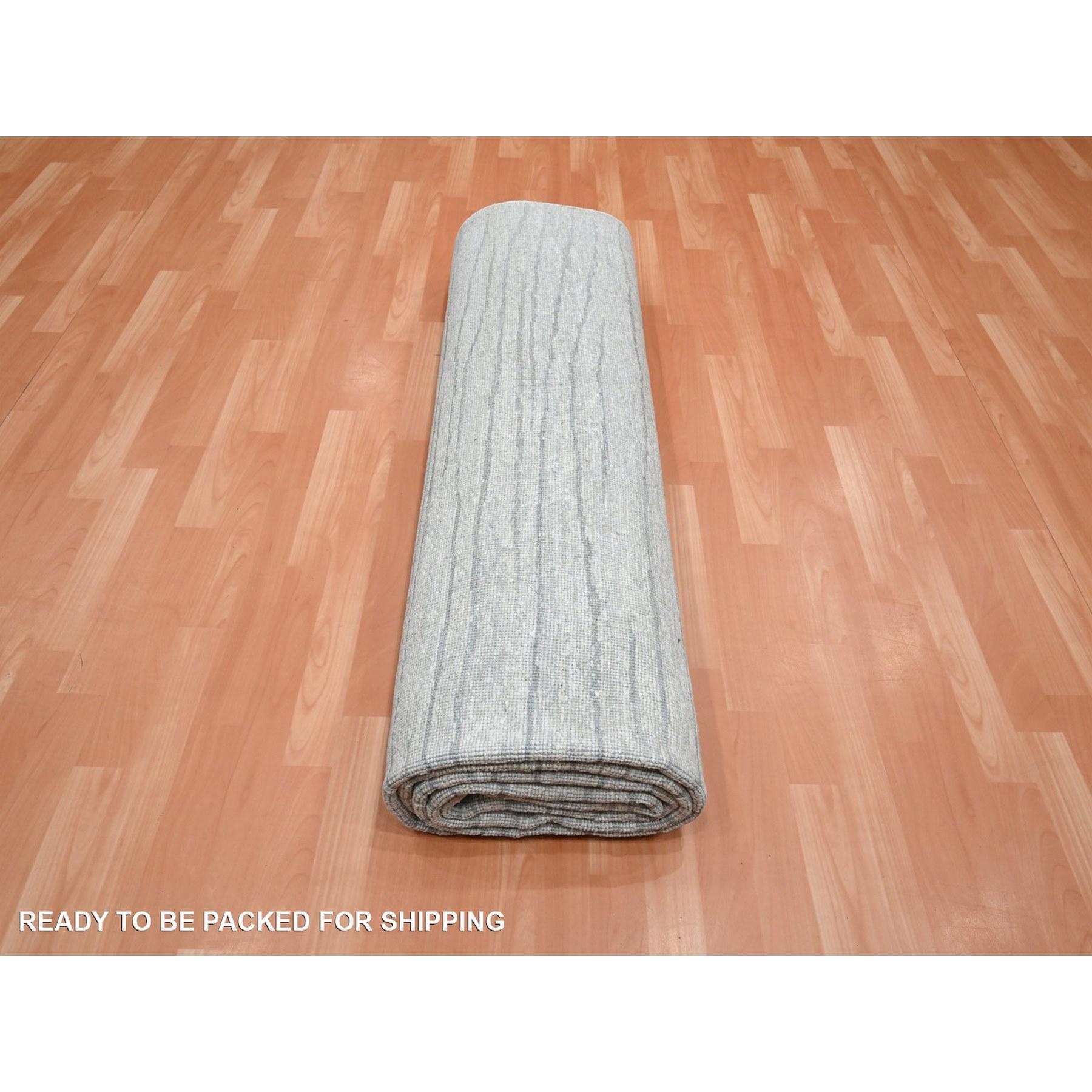 9'x12' Swan White Modern Wavy Design Pure Silk Hand Knotted Oriental Rug For Sale 2