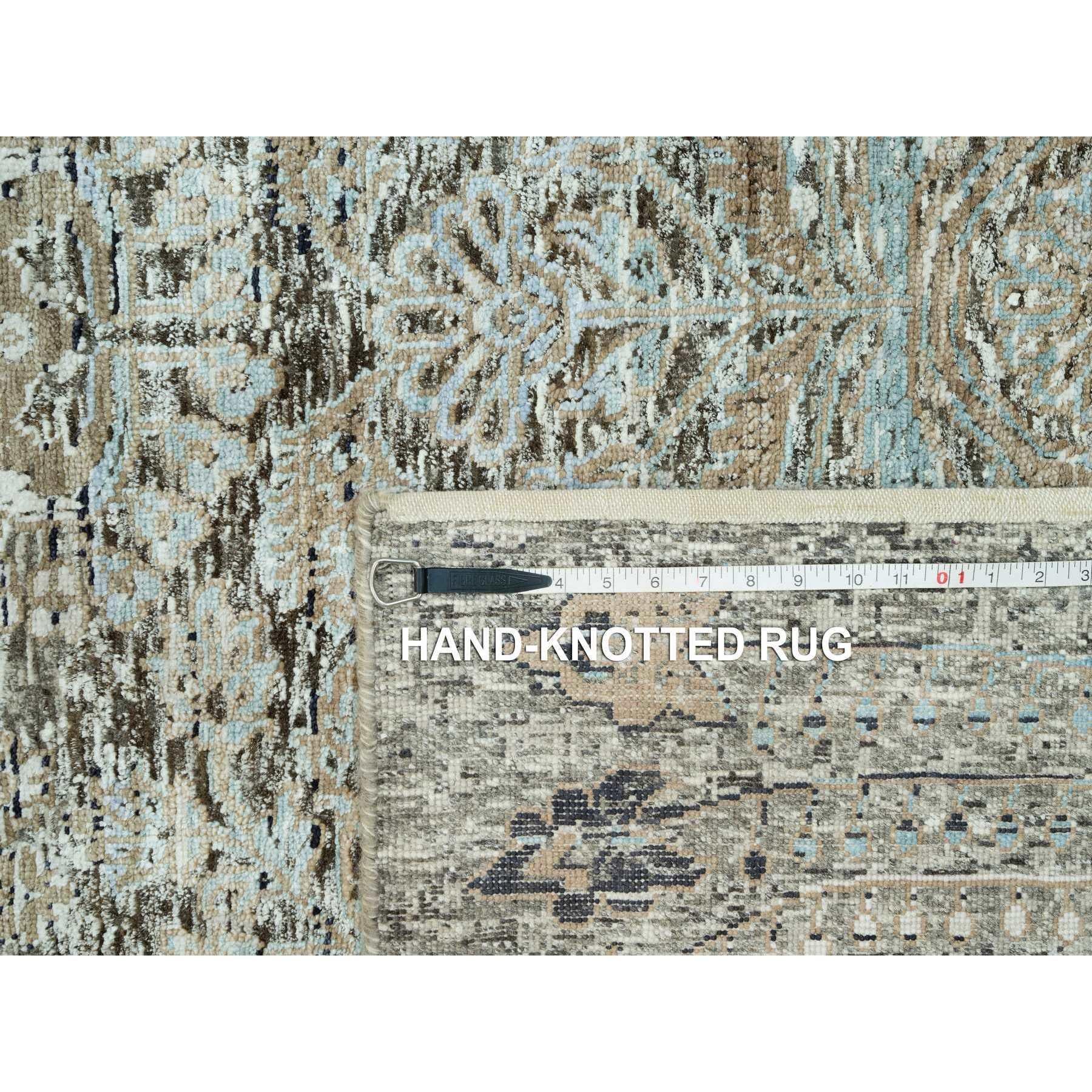 9'x12' Trafalgar Gray Tapis oriental en laine et soie noué à la main avec Erased Design en vente 3