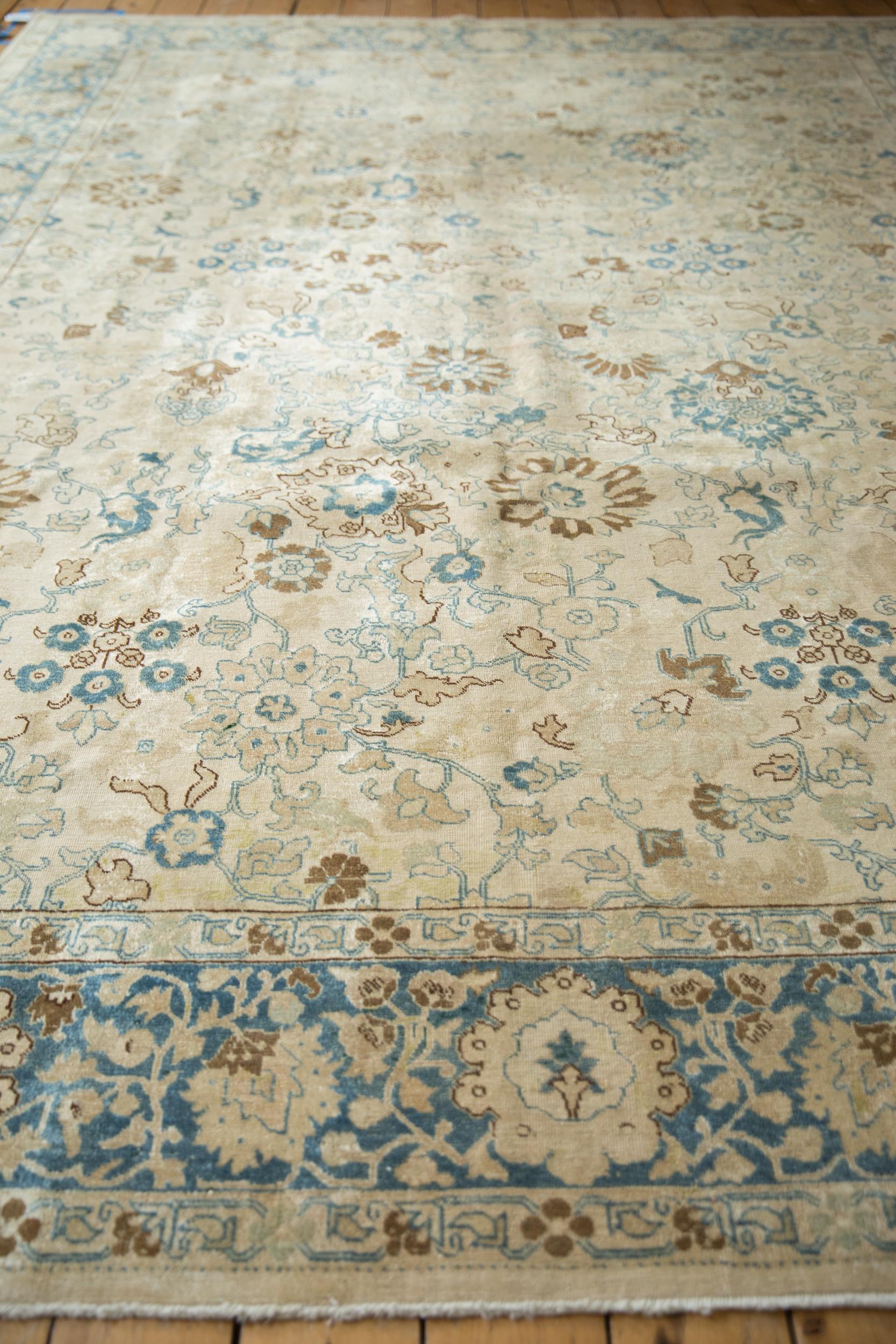 Vintage Distressed Tabriz-Teppich (Mitte des 20. Jahrhunderts) im Angebot