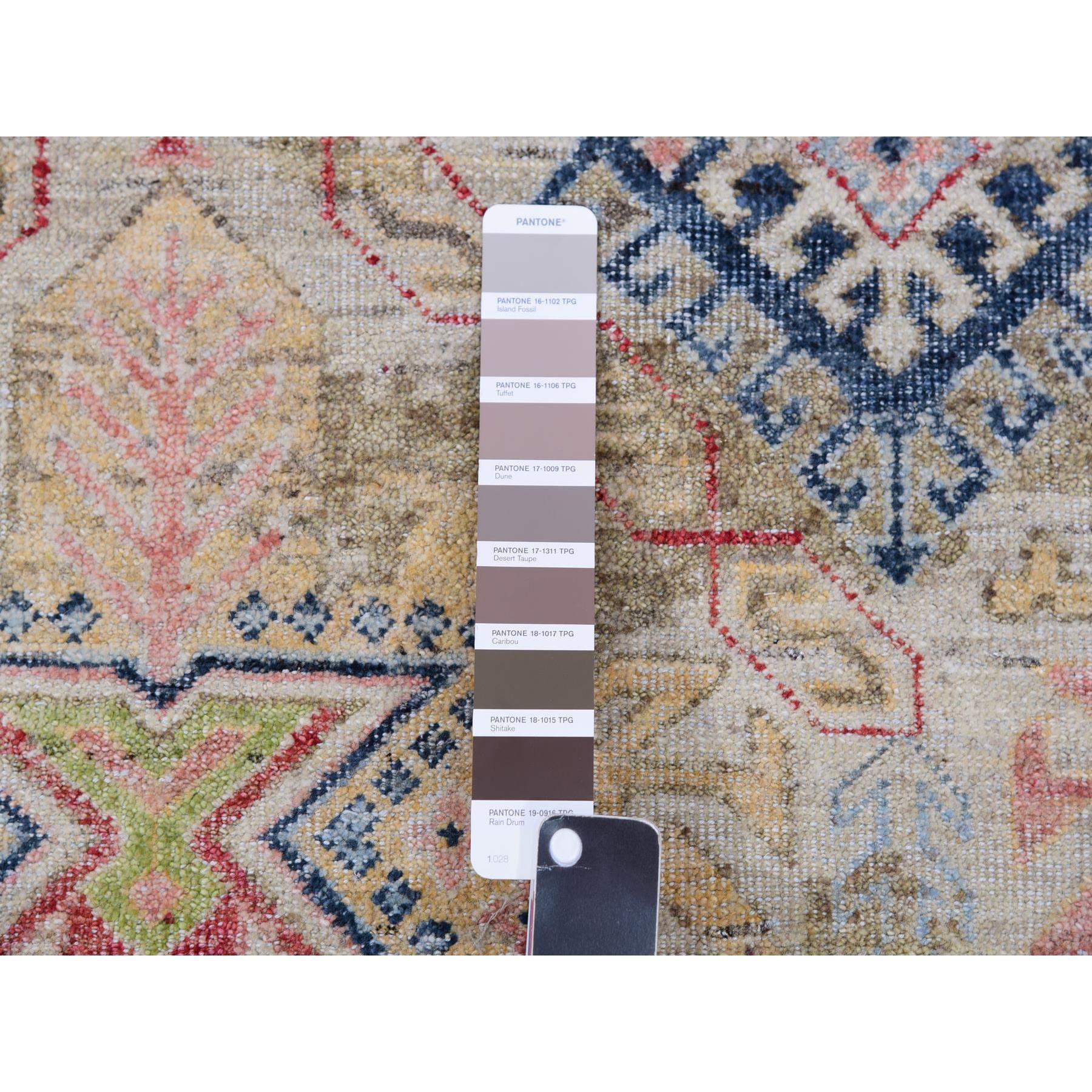 9'x12' Weißer handgeknüpfter orientalischer Teppich aus Wolle mit kaukasischen Gul-Motiven im All-Over-Design im Angebot 1