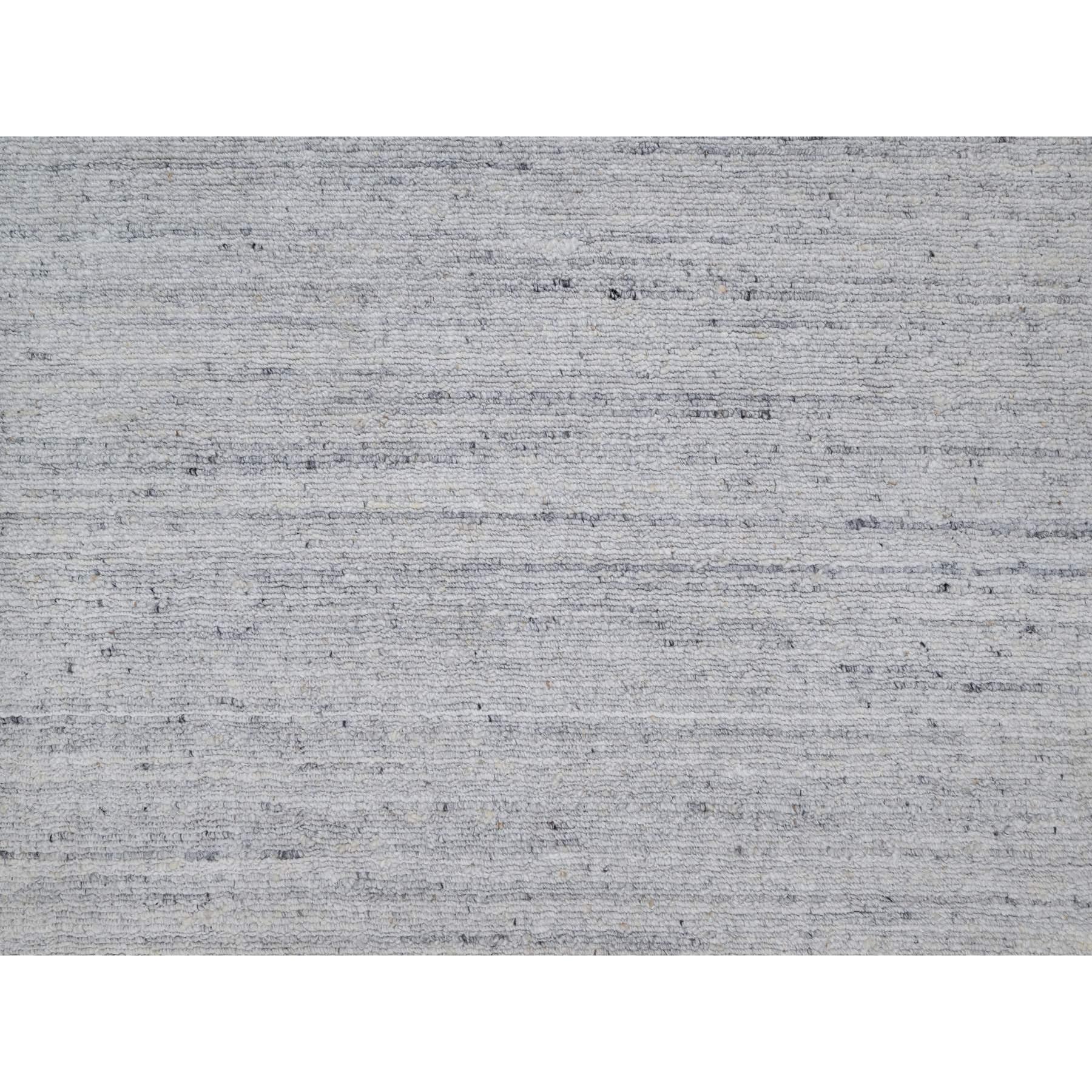 9'x12' Weißer weicher Flor aus reiner Wolle Einfarbig Modernes Striae Design Handgewebter Teppich im Angebot 2