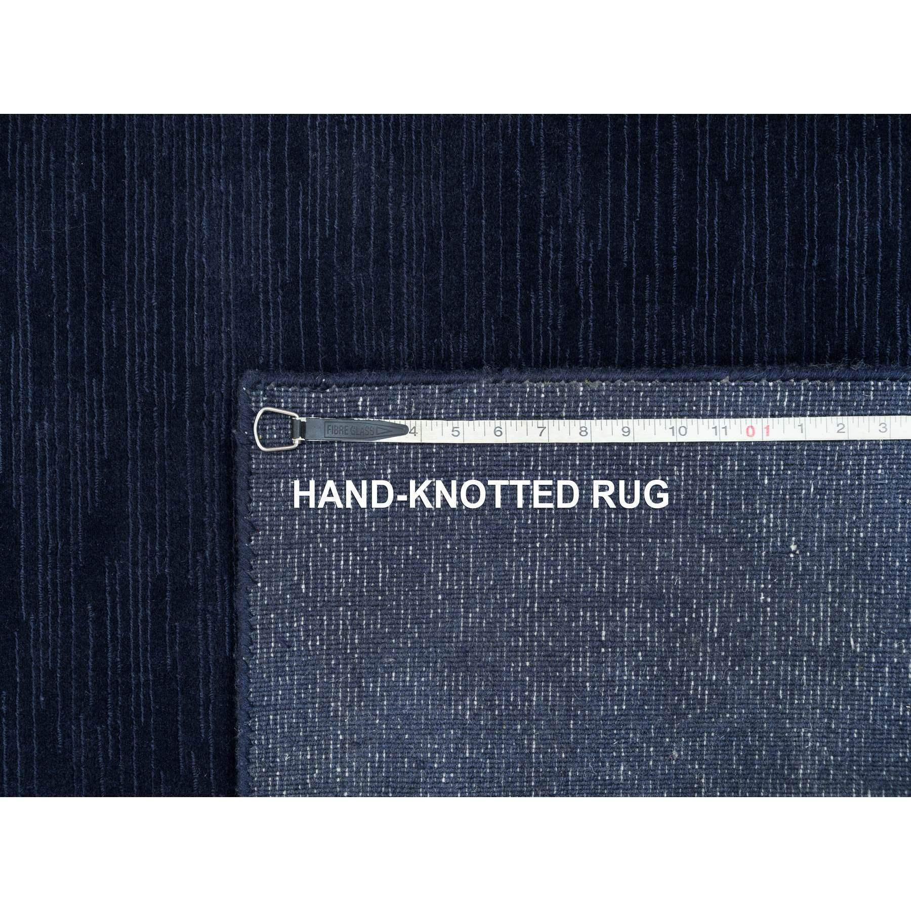 9'x12' Yankees Blue Plain Loom Knotted Wool and Plant Based Silk Oriental Rug For Sale 4