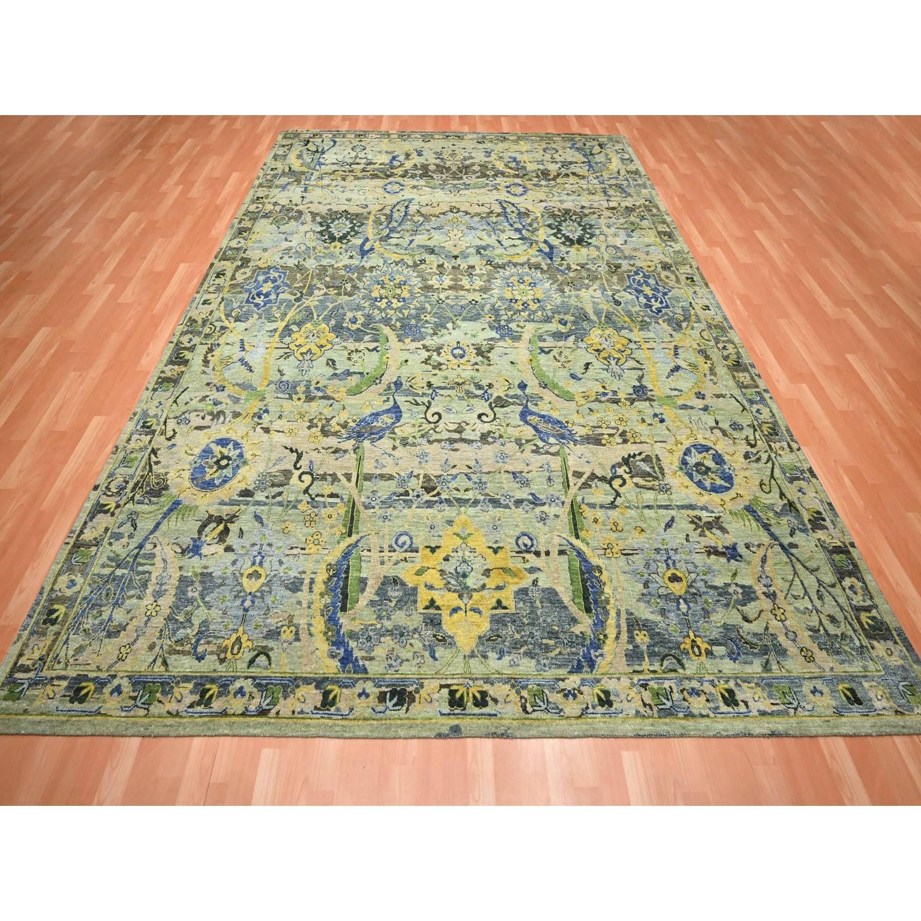 Laurel Green, Broken and Erased Persian Inspired with Birds Design, Distinct Abrash, Shaved Low, Hand Knotted, Pure Wool, Tapis d'Orient
Matières premières : Laine
Latex : Pas de poils 
hauteur : 0,25 pouces
Style : Transitionnel
Couleur primaire :