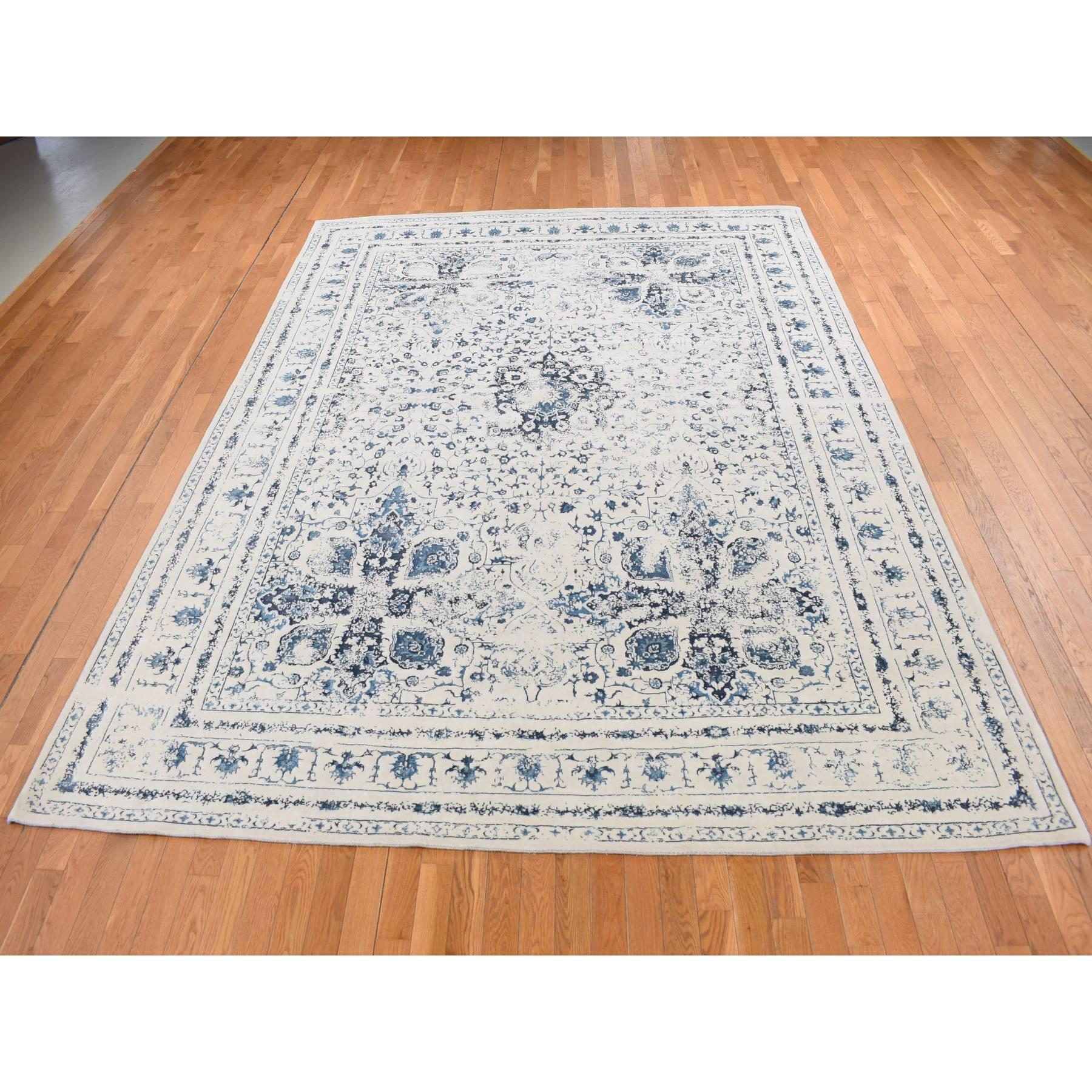 Ivoire, By Design Modern/One Kashan, laine et soie, noué à la main, tapis d'Orient
Matières premières : Laine
Latex : Pas de poils 
hauteur : 0,25 pouces
Style : Transitionnel
Couleur primaire : Ivoire
Couleurs secondaires : Bleu, marine des