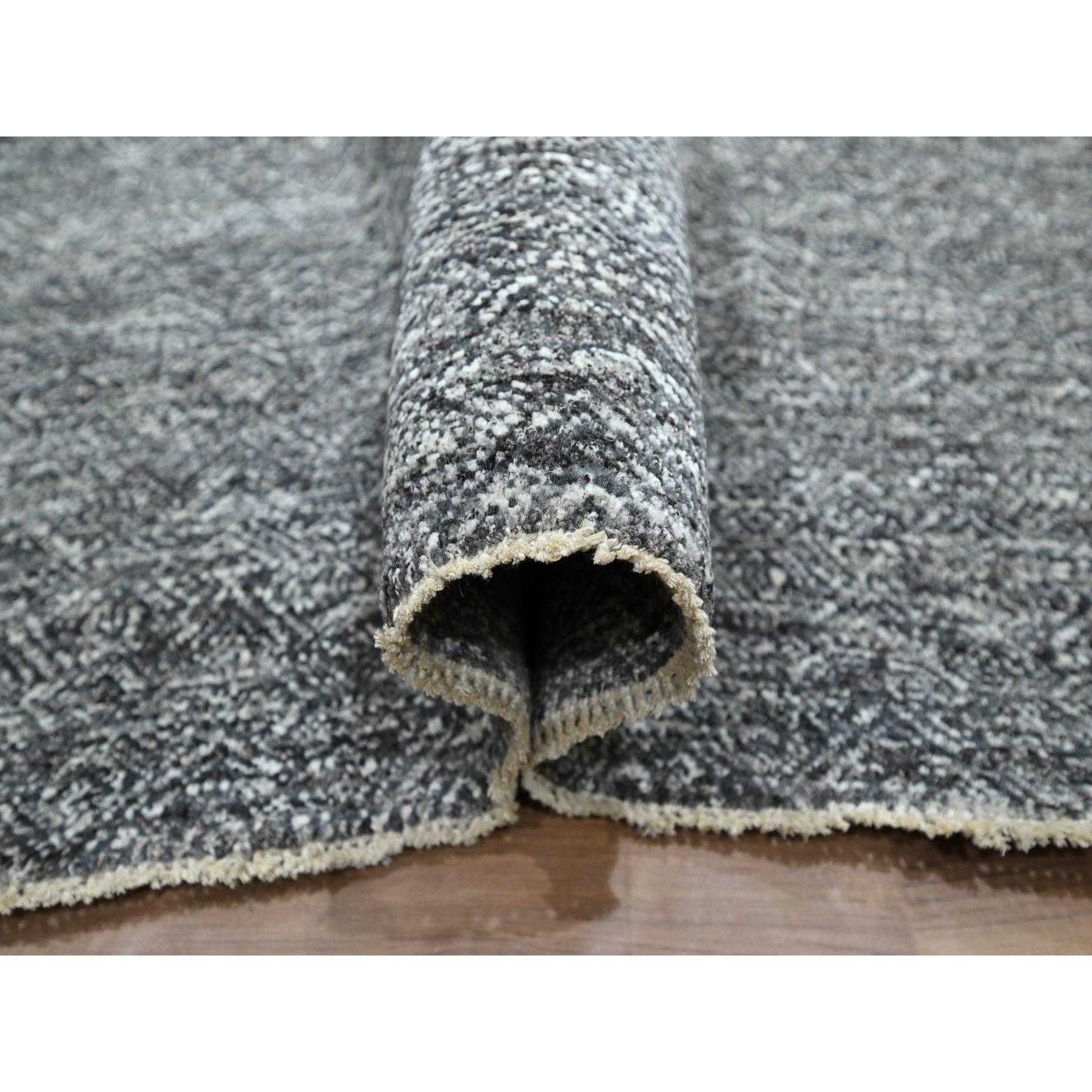 Hand-Knotted 9'x12'2