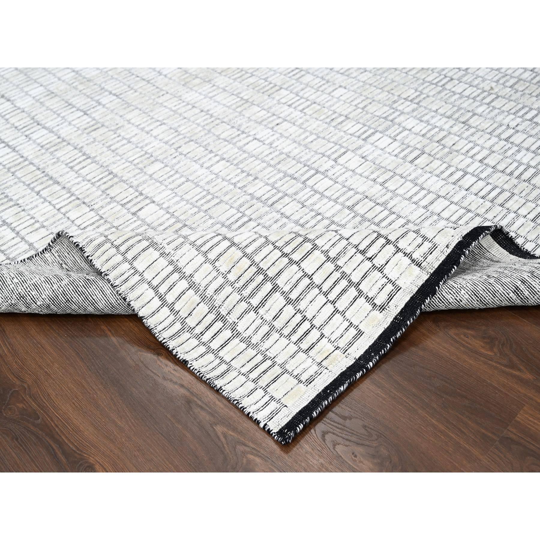Tappeto orientale avorio e nero dal design moderno in lana e seta lavorato a mano 9'x12'2
