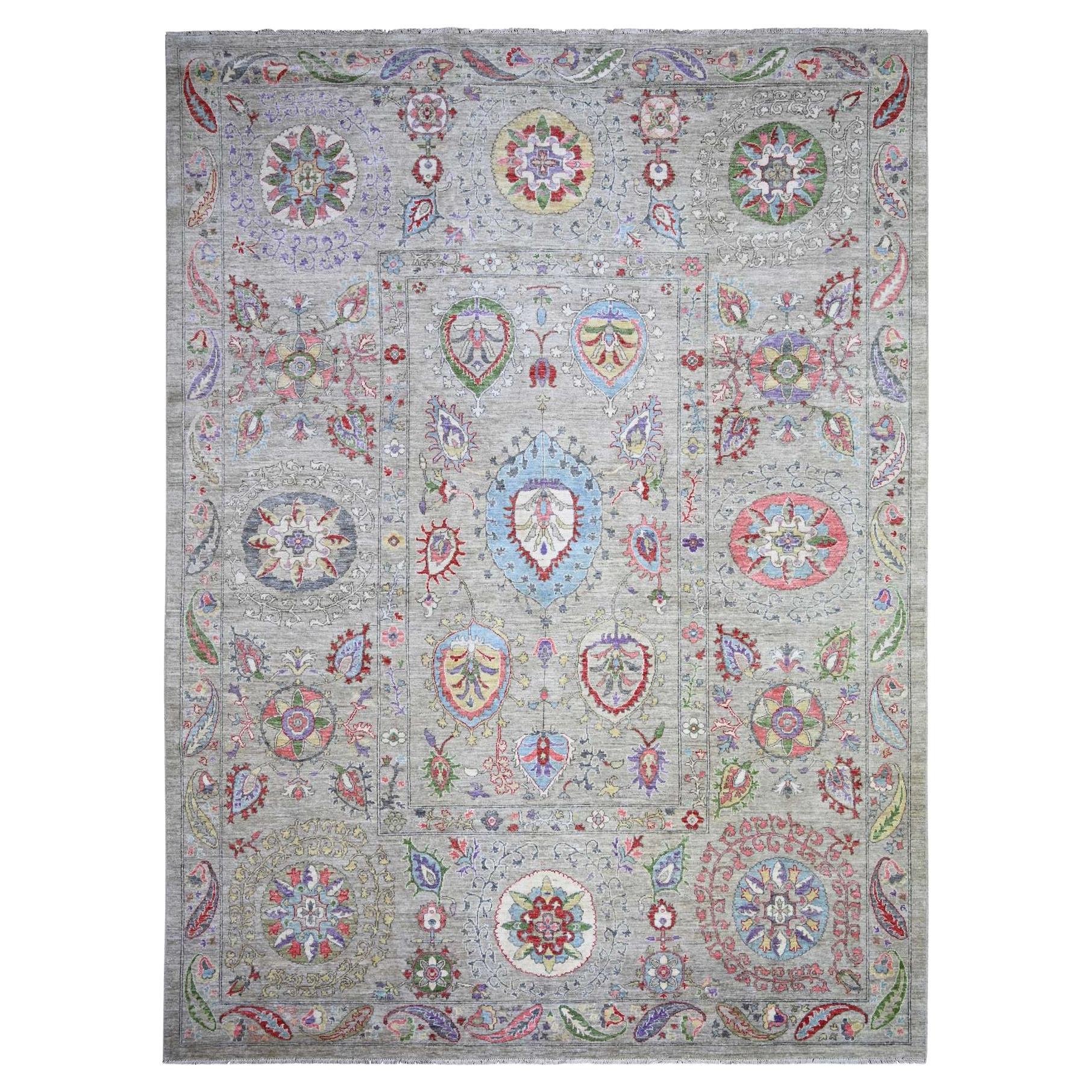 Handgeknüpfter, feiner Peshawar-Teppich in Hellbeige, weicher und glänzender Wolle, 9'x12'2"