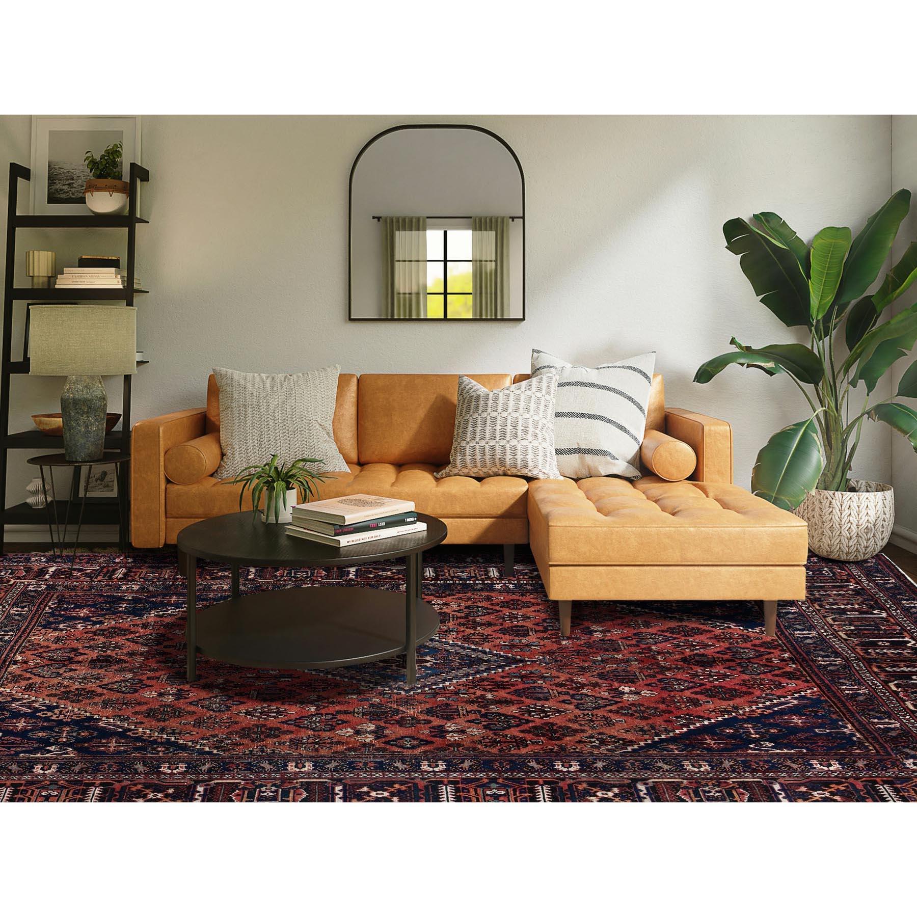 Kupferrot, Vintage Persischer Joshagan mit geometrischem Medaillon, rasiert, kein Flor, gleichmäßige Abnutzung, guter Zustand, Seiten und Enden professionell gesichert, handgeknüpft, 100% Wolle, Orientteppich
Primäre MATERIALIEN: Wolle
Latex: Kein