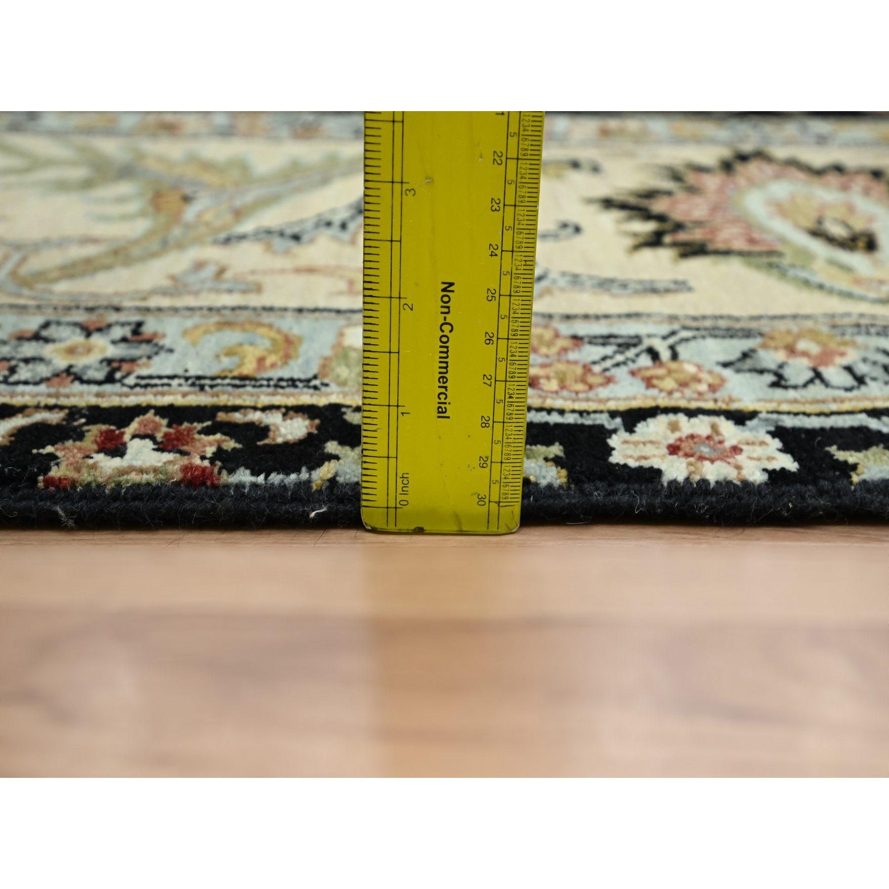 Alfombra Oriental de Lana con Motivos Florales Coloridos Agra Anudada a Mano Negra Ónix 9'x12'5 en venta 4