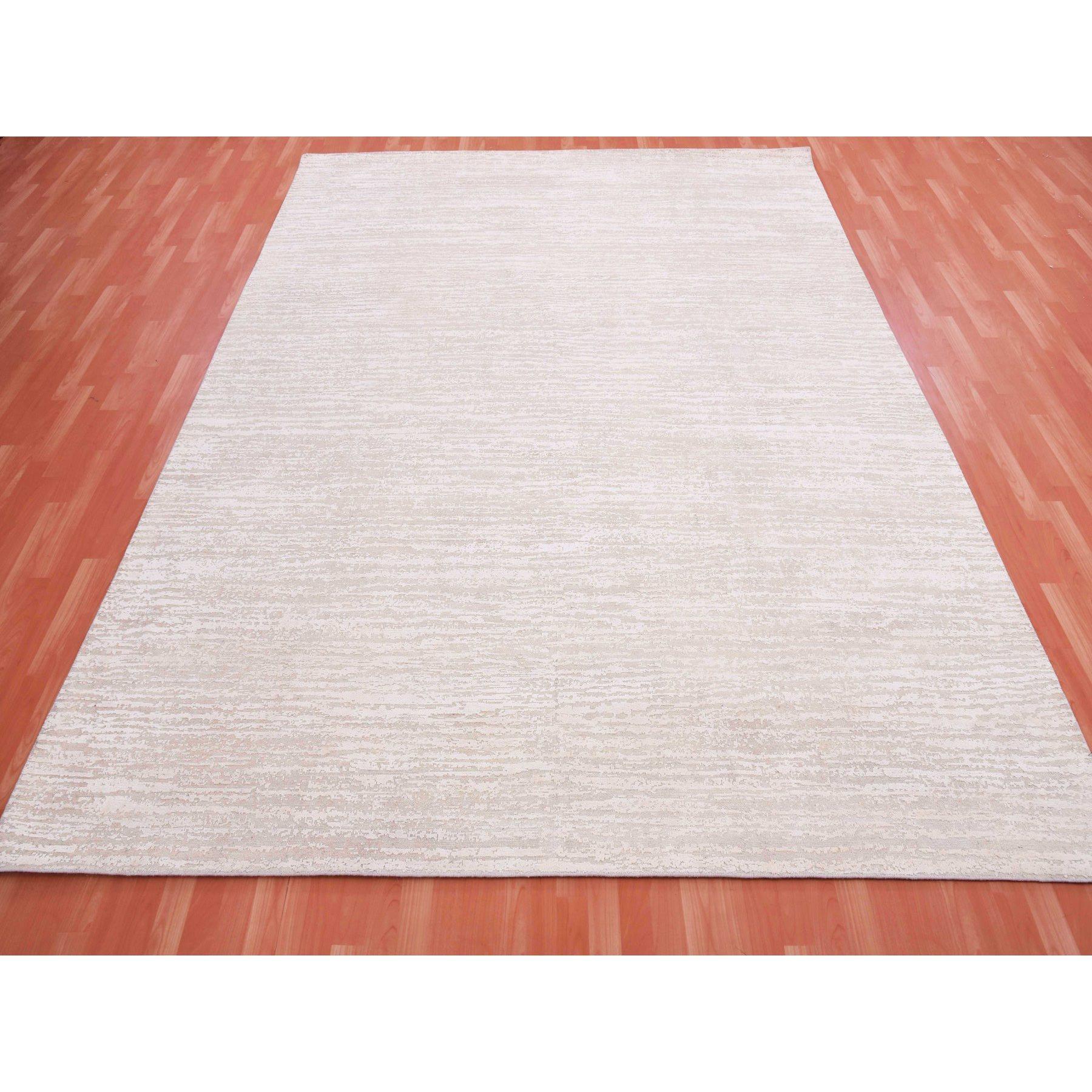 Alfombra Anudada a Mano de Seda y Lana Fundida 9'x12'Rosa Blanca con Timberwolf Moderno en venta
