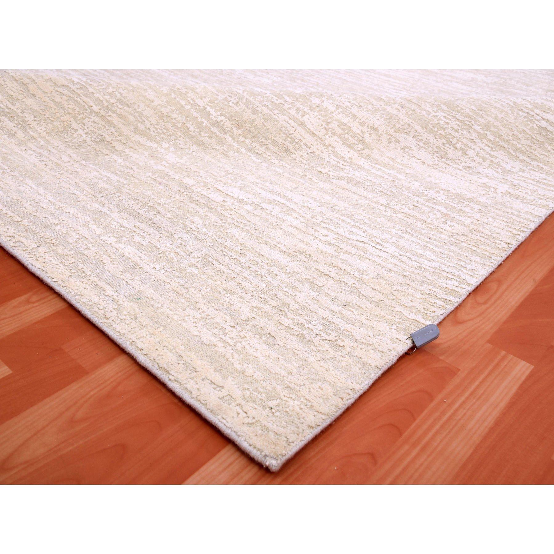 Alfombra Anudada a Mano de Seda y Lana Fundida 9'x12'Rosa Blanca con Timberwolf Siglo XXI y contemporáneo en venta