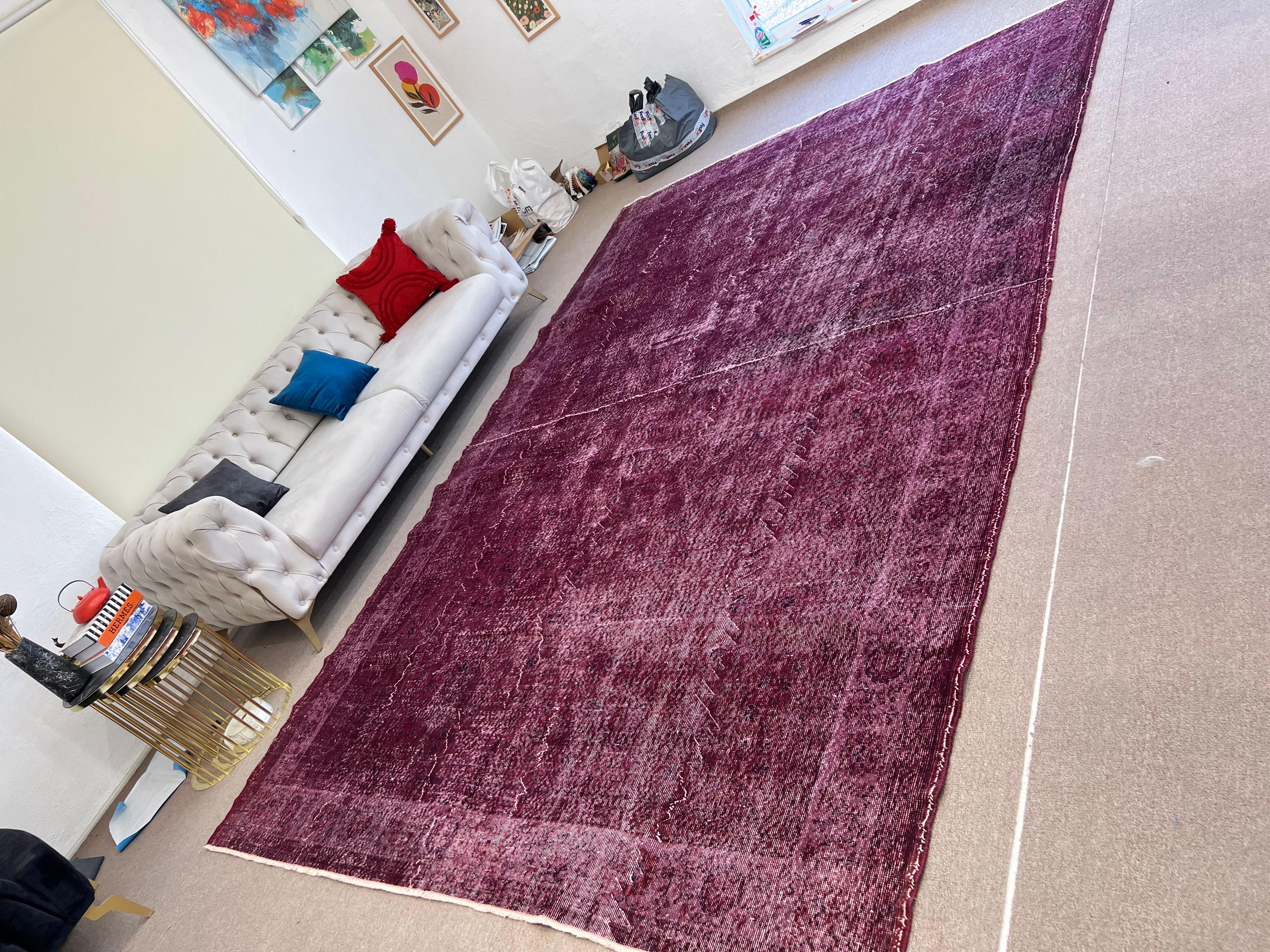 20th Century 9x13 Ft Handmade Turkish Large Rug in Burgundy Red. Great 4 Modern Interiors For Sale