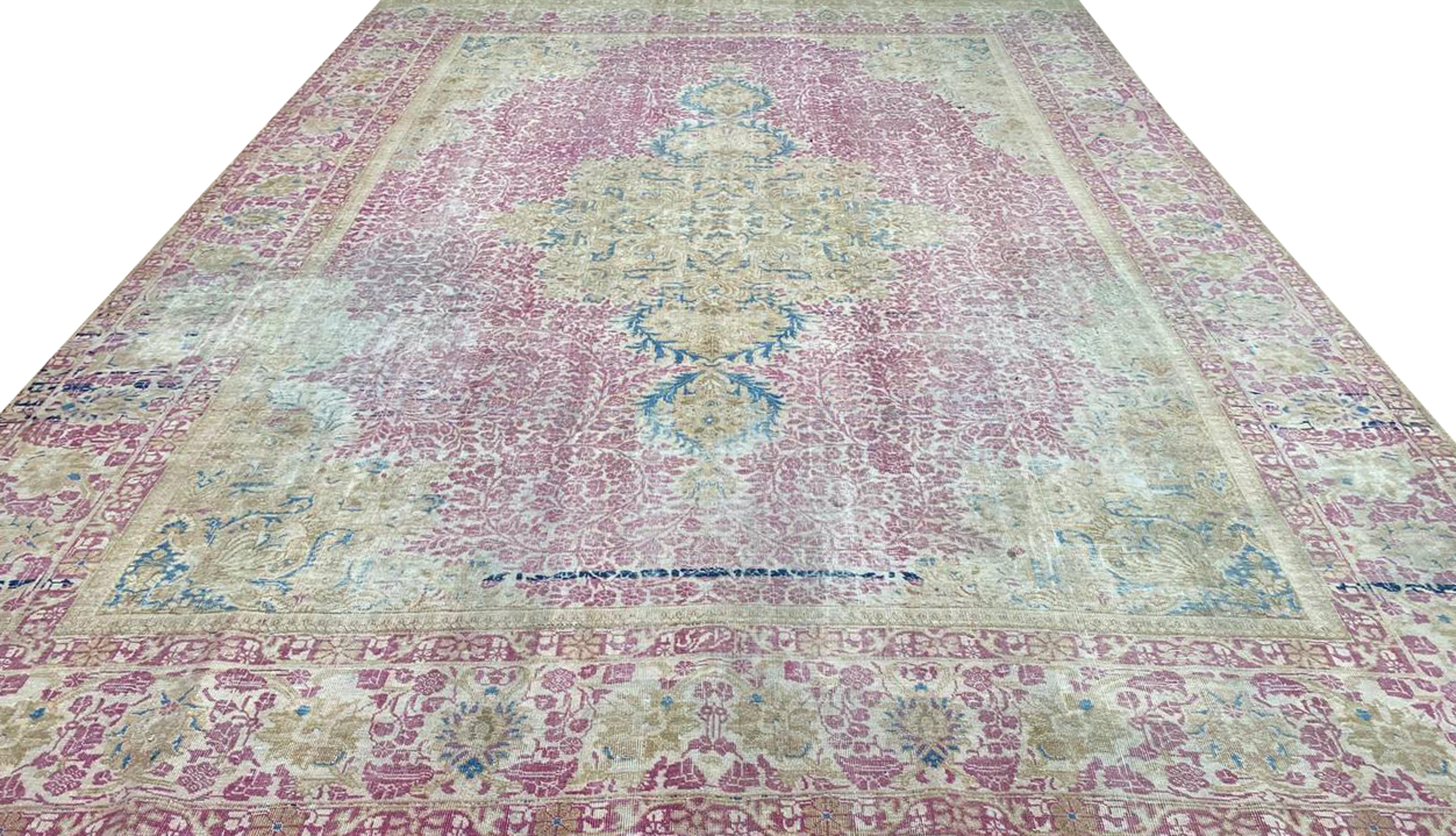 9x13 Hand-Knotted Old Persian Tabriz Area Rug In Excellent Condition For Sale In Dallas, TX
