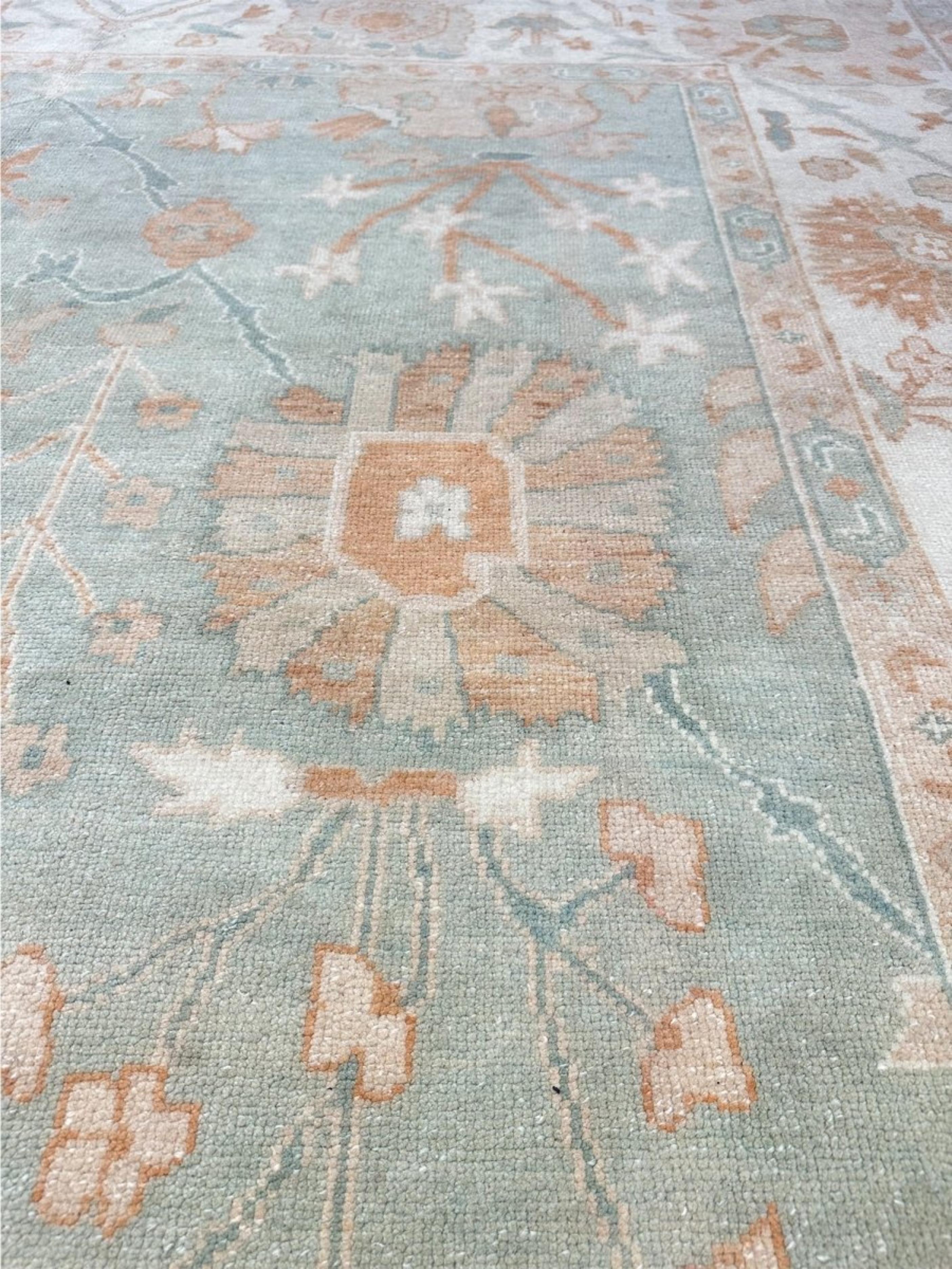 9x13 Handgeknüpfter türkischer Oushak-Teppich (21. Jahrhundert und zeitgenössisch) im Angebot