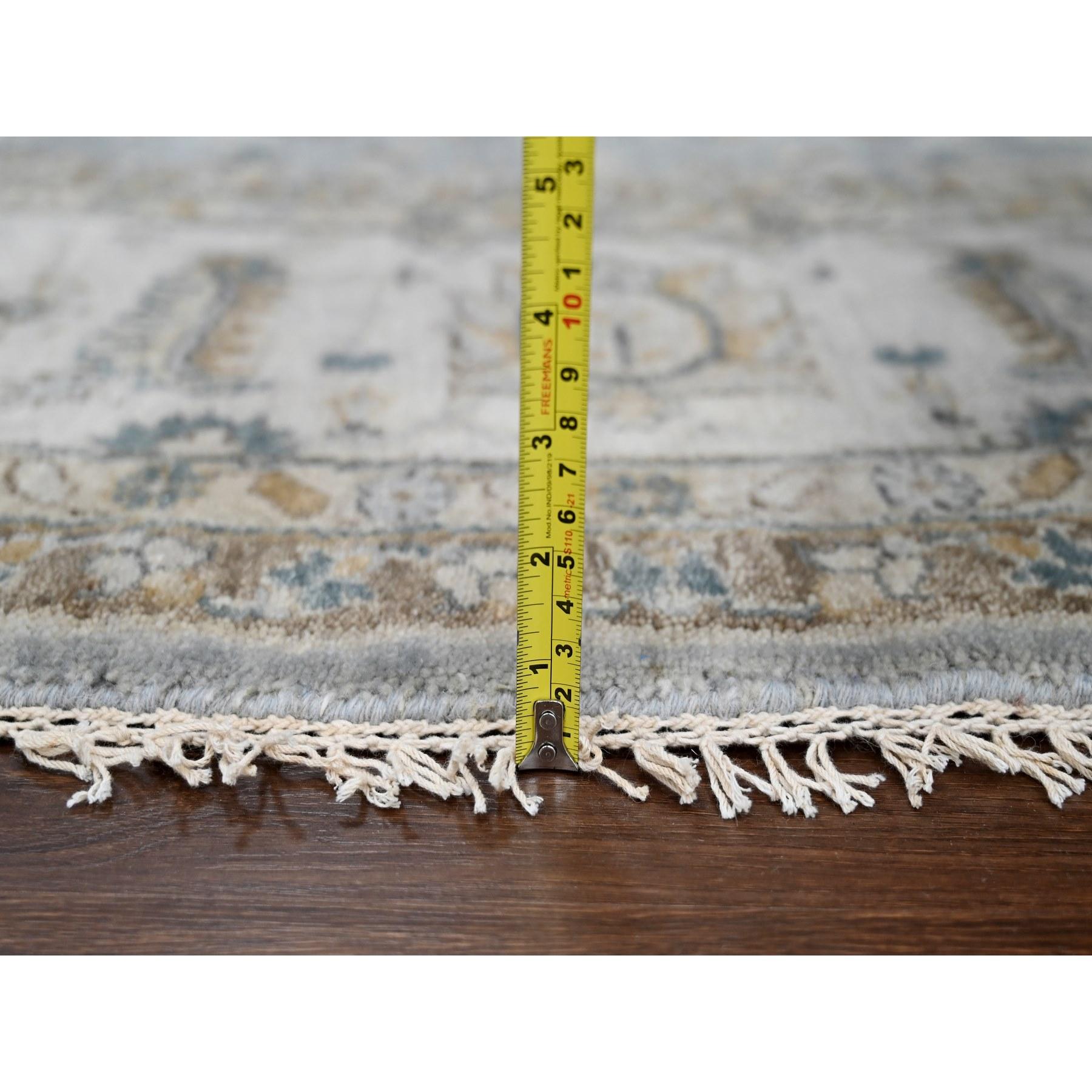 XXIe siècle et contemporain 9'x9' Blue Gray Hand Knotsted Karajeh Design Wool Round Oriental Rug (tapis oriental rond) en vente