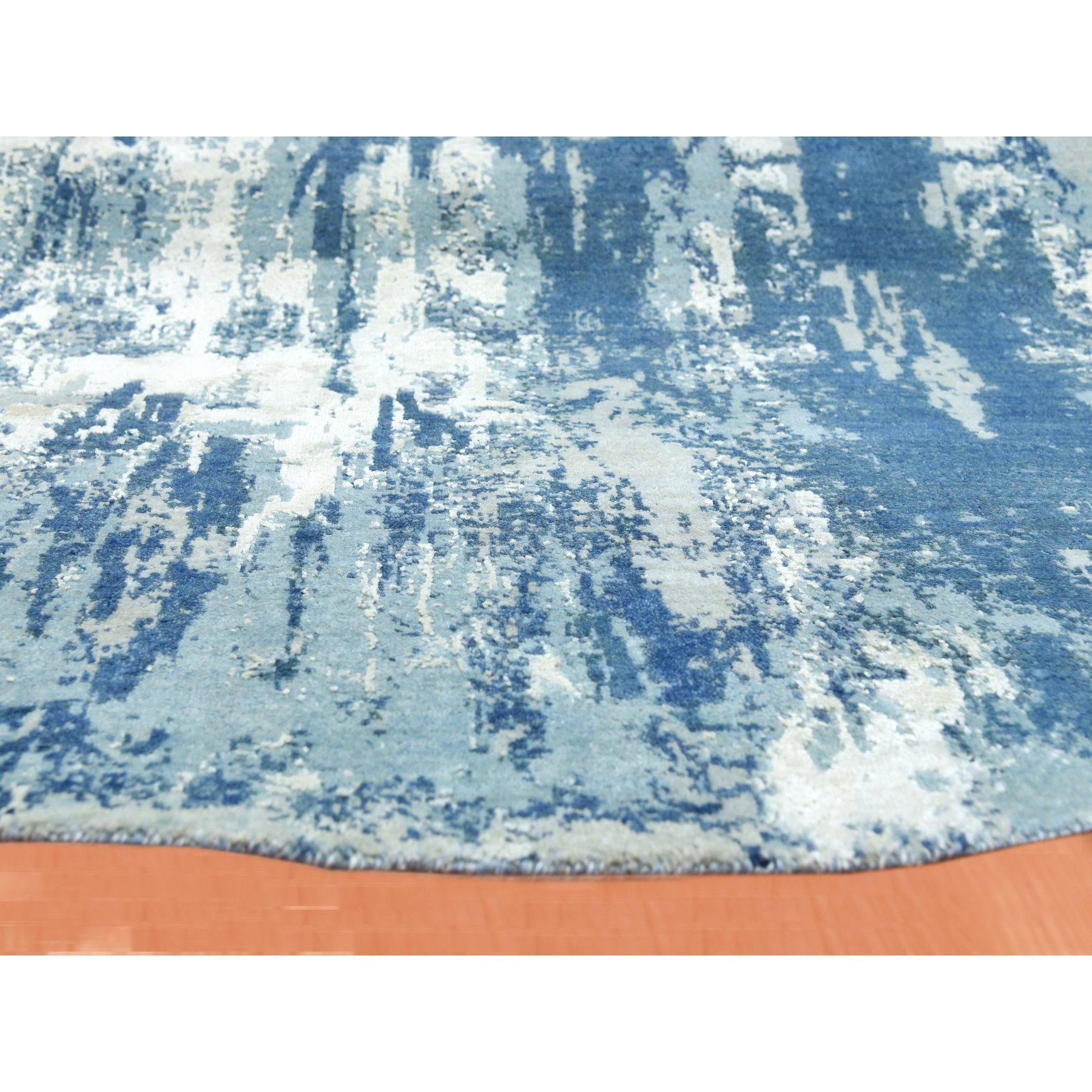 9'x9' Blau handgeknüpftes abstraktes Design Reine Seide und Wolle Runde Teppich (21. Jahrhundert und zeitgenössisch) im Angebot