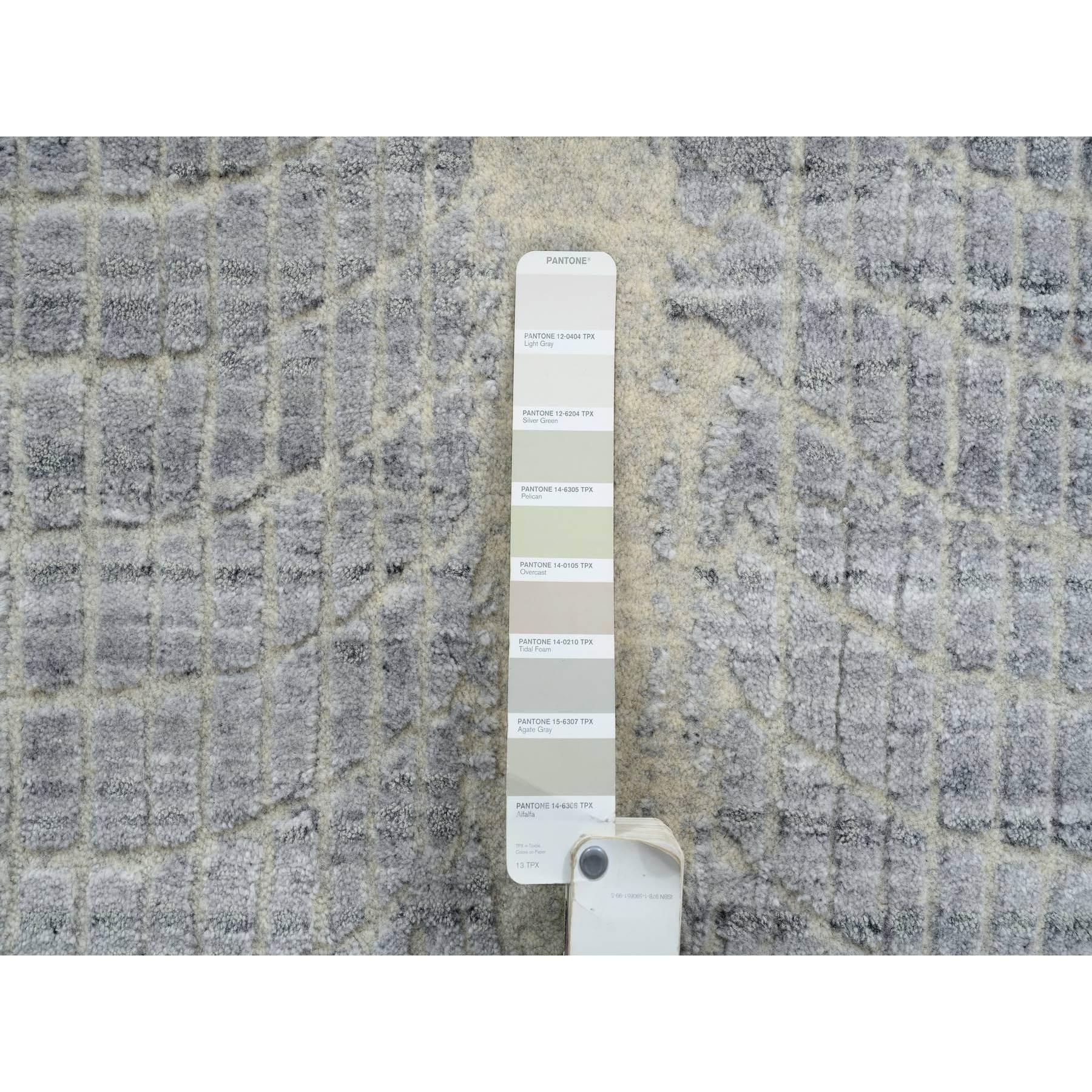 9'x9' Grau Ton in Ton Transitional Erased Design Jacquard Hand Loomed Rug (Wolle) im Angebot