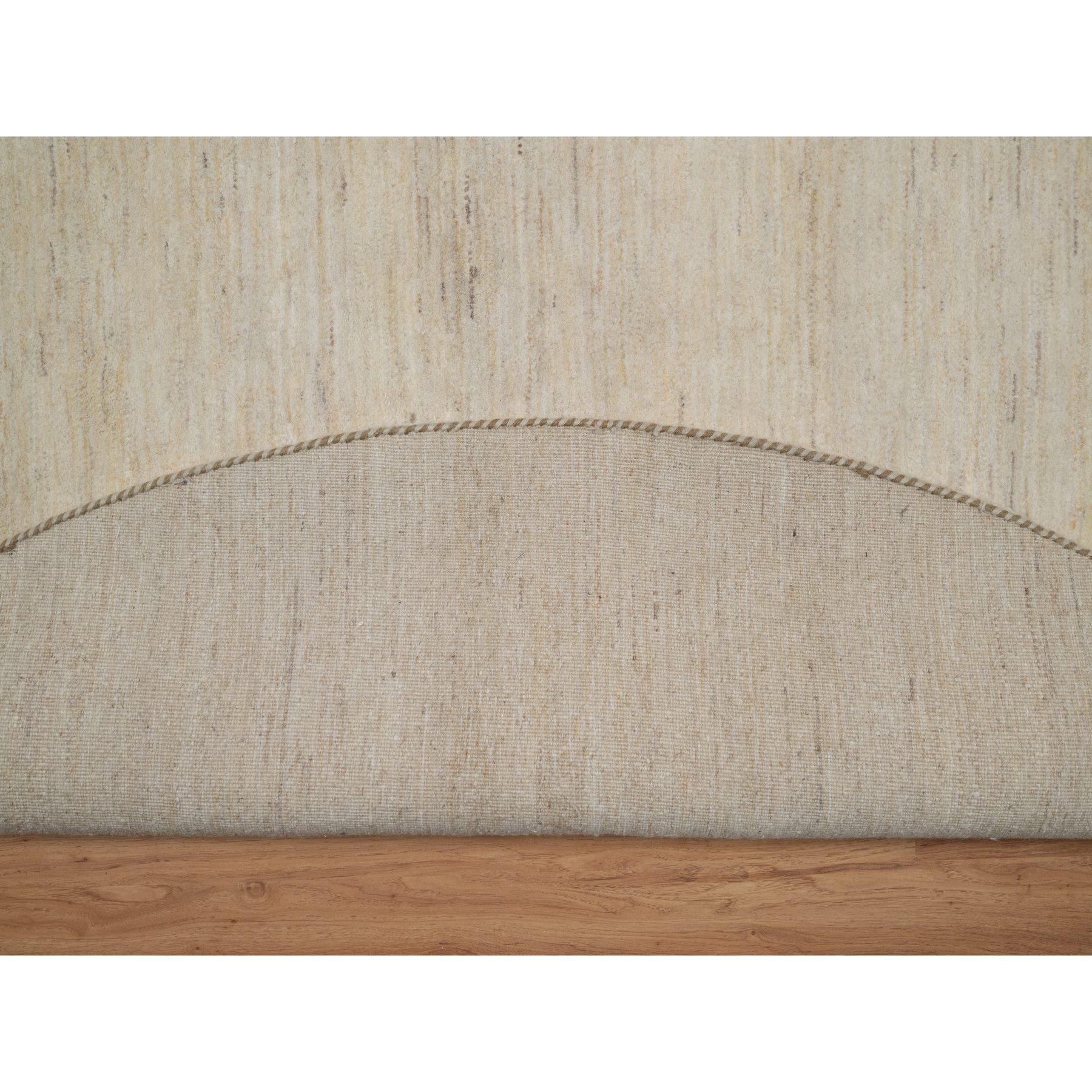 Indiano Tappeto rotondo in pura lana 9'x9' Parchment White annodato a mano con un design moderno e lineare in vendita