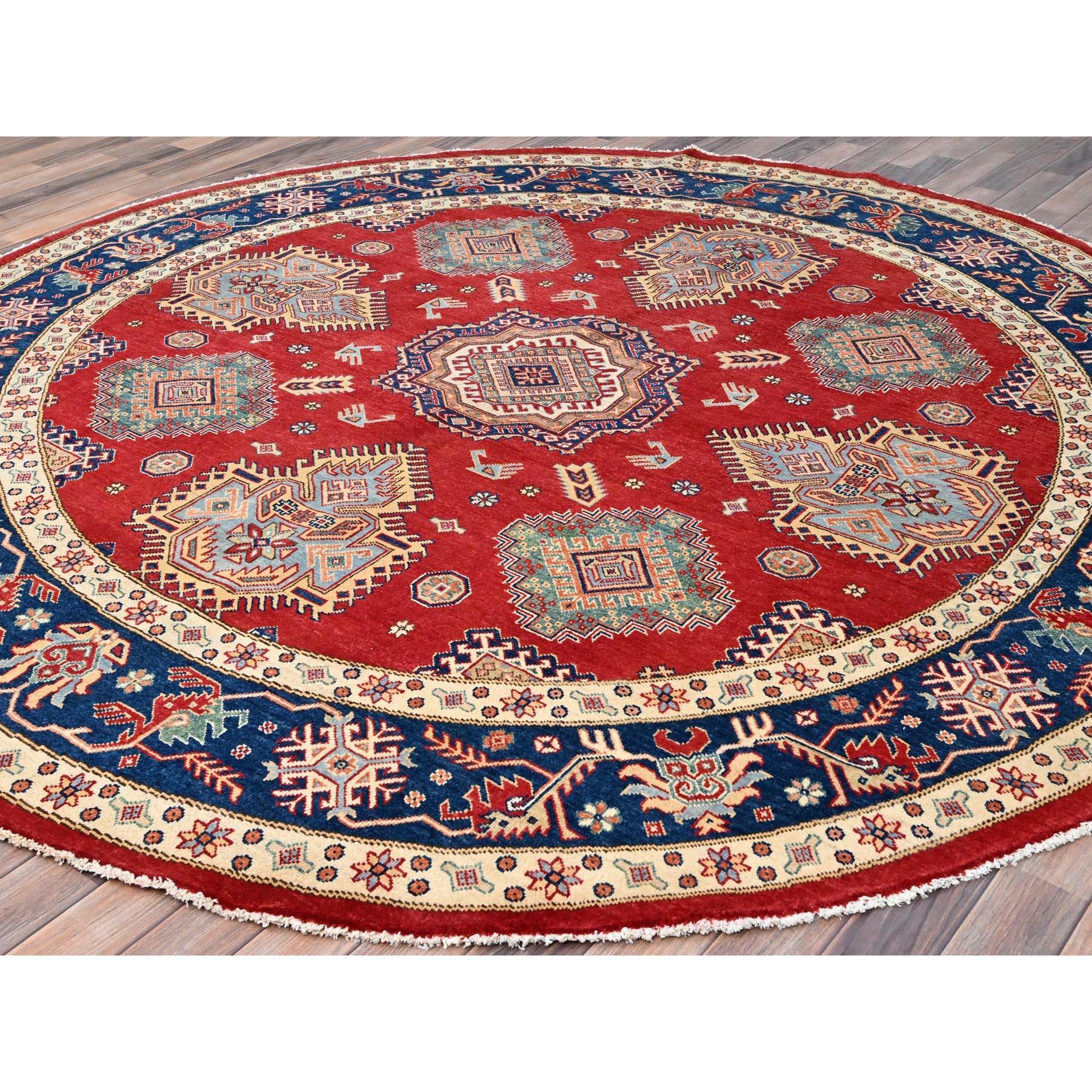 Kazakh 9'x9' Rufous Red Special Kazak Wool Tapis oriental rond noué à la main en vente