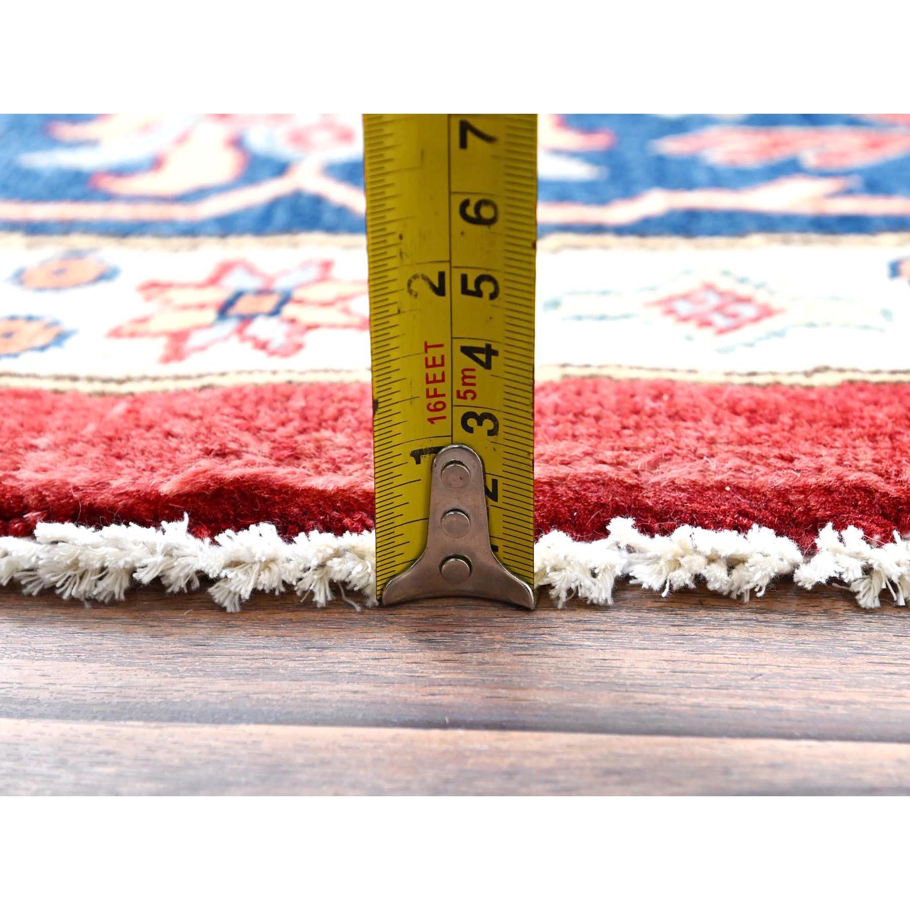 9'x9' Rufous Red Special Kazak Wool Tapis oriental rond noué à la main en vente 1